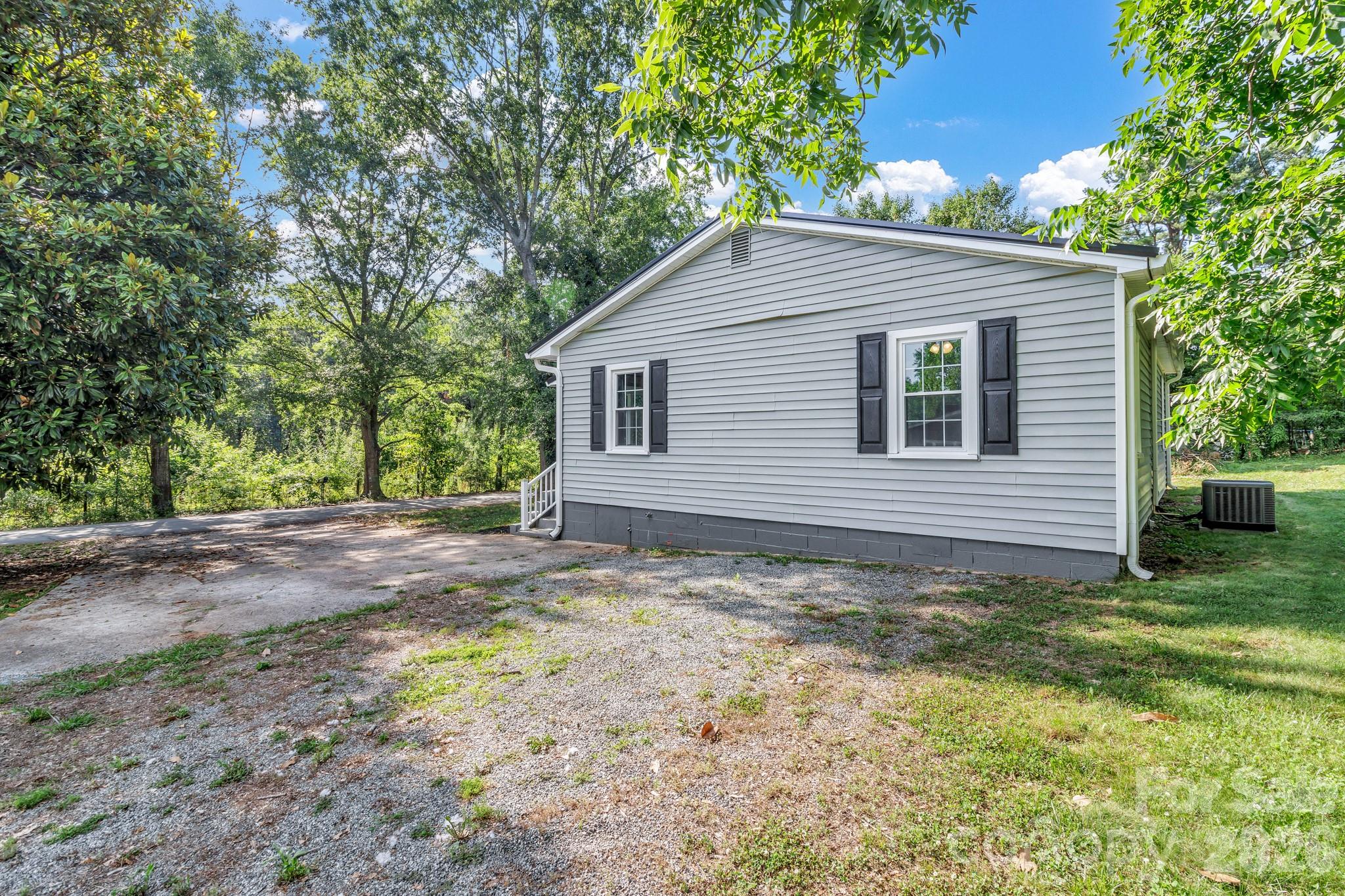 137 J E Morrow Street — Forest City