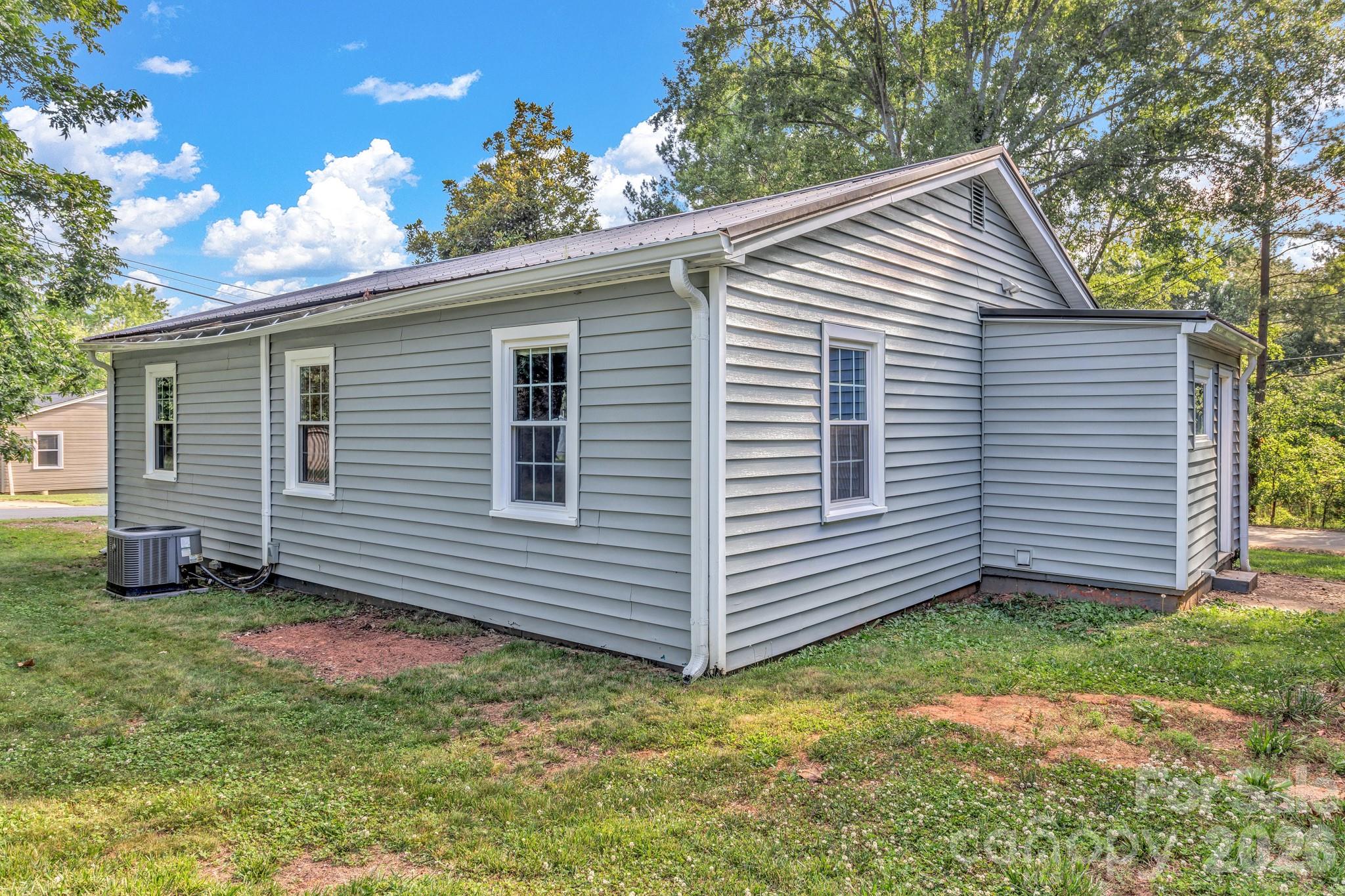 137 J E Morrow Street — Forest City