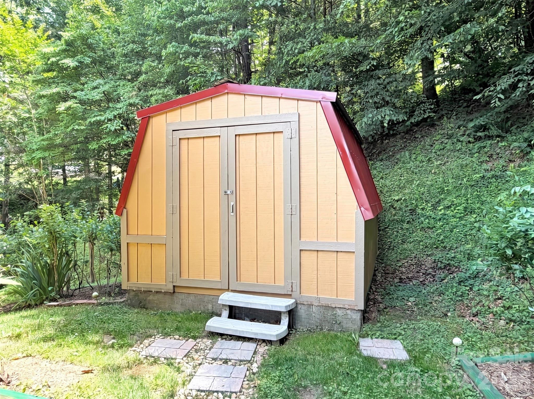 372 Shady Ridge Road — Waynesville