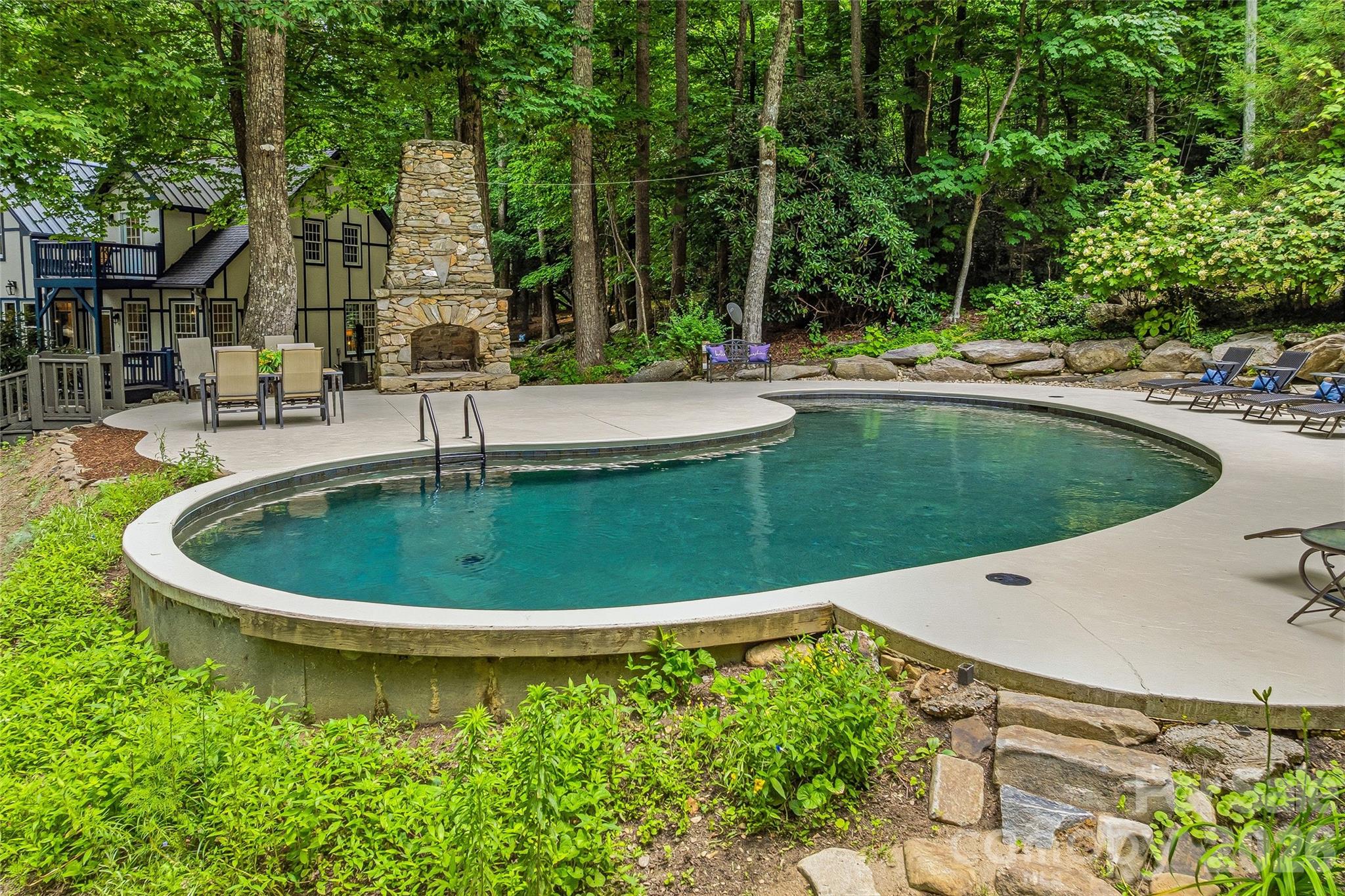 61 Scroops Drive — Swannanoa