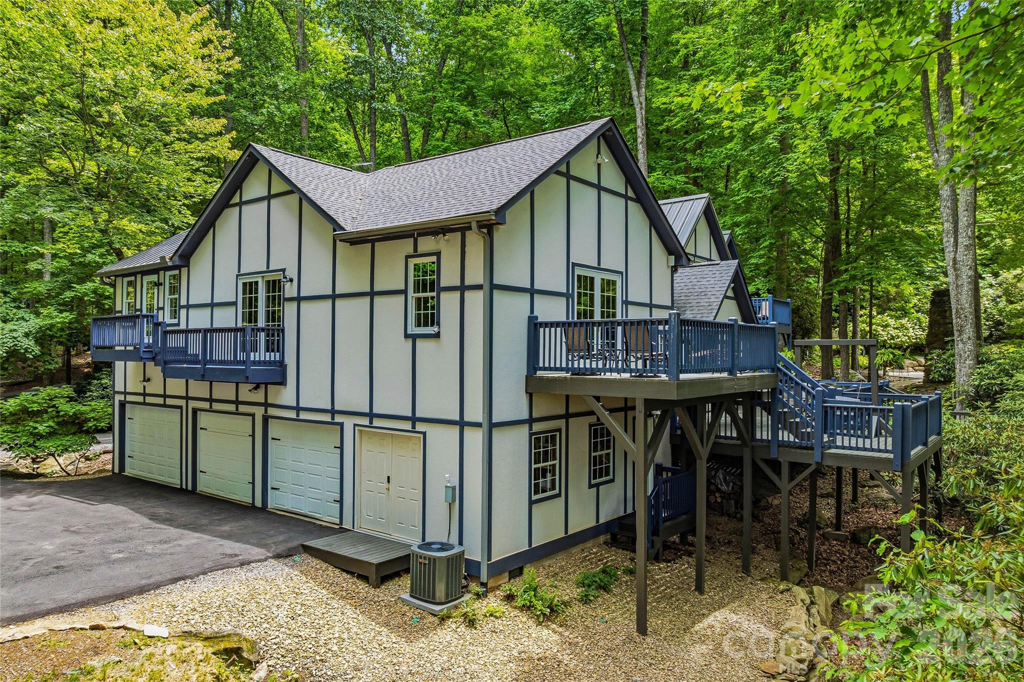 61 Scroops Drive — Swannanoa