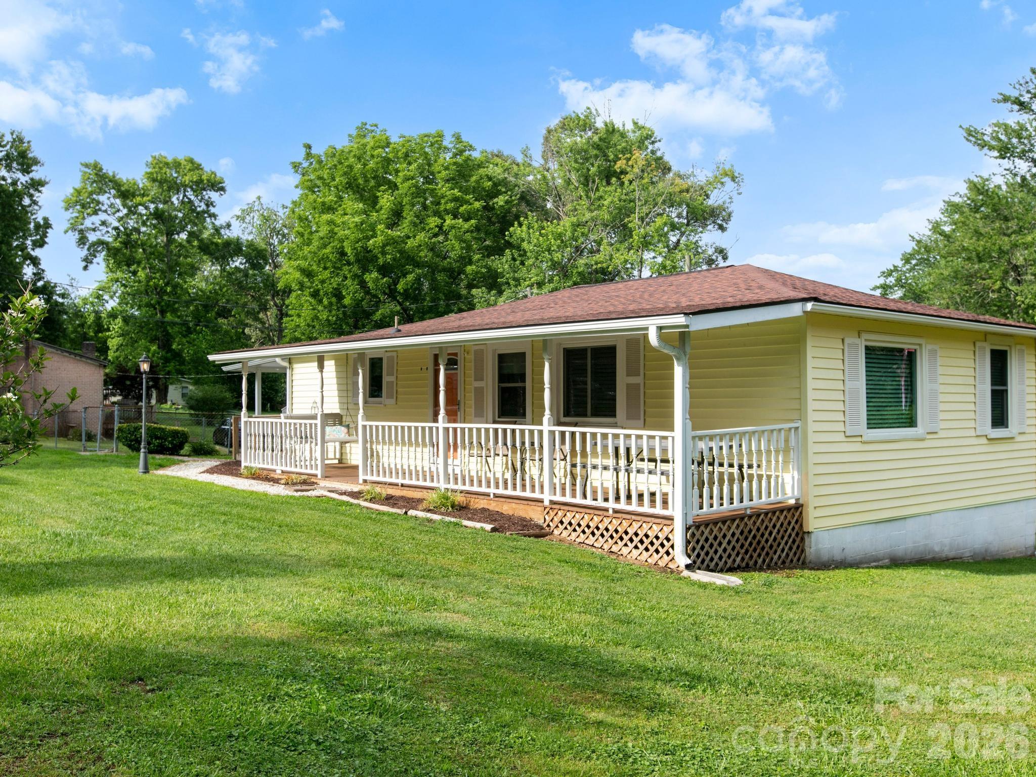 407 Hall Street — Hendersonville