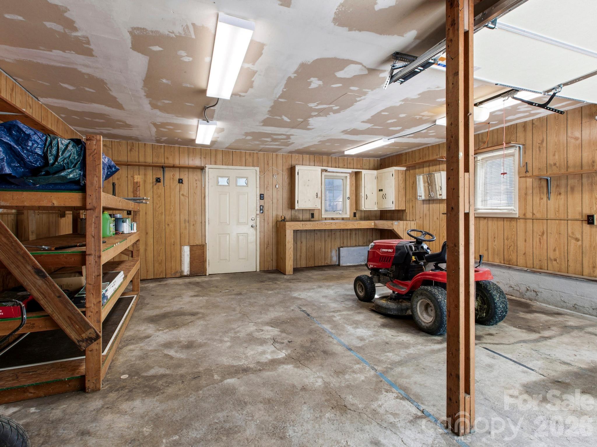 407 Hall Street — Hendersonville