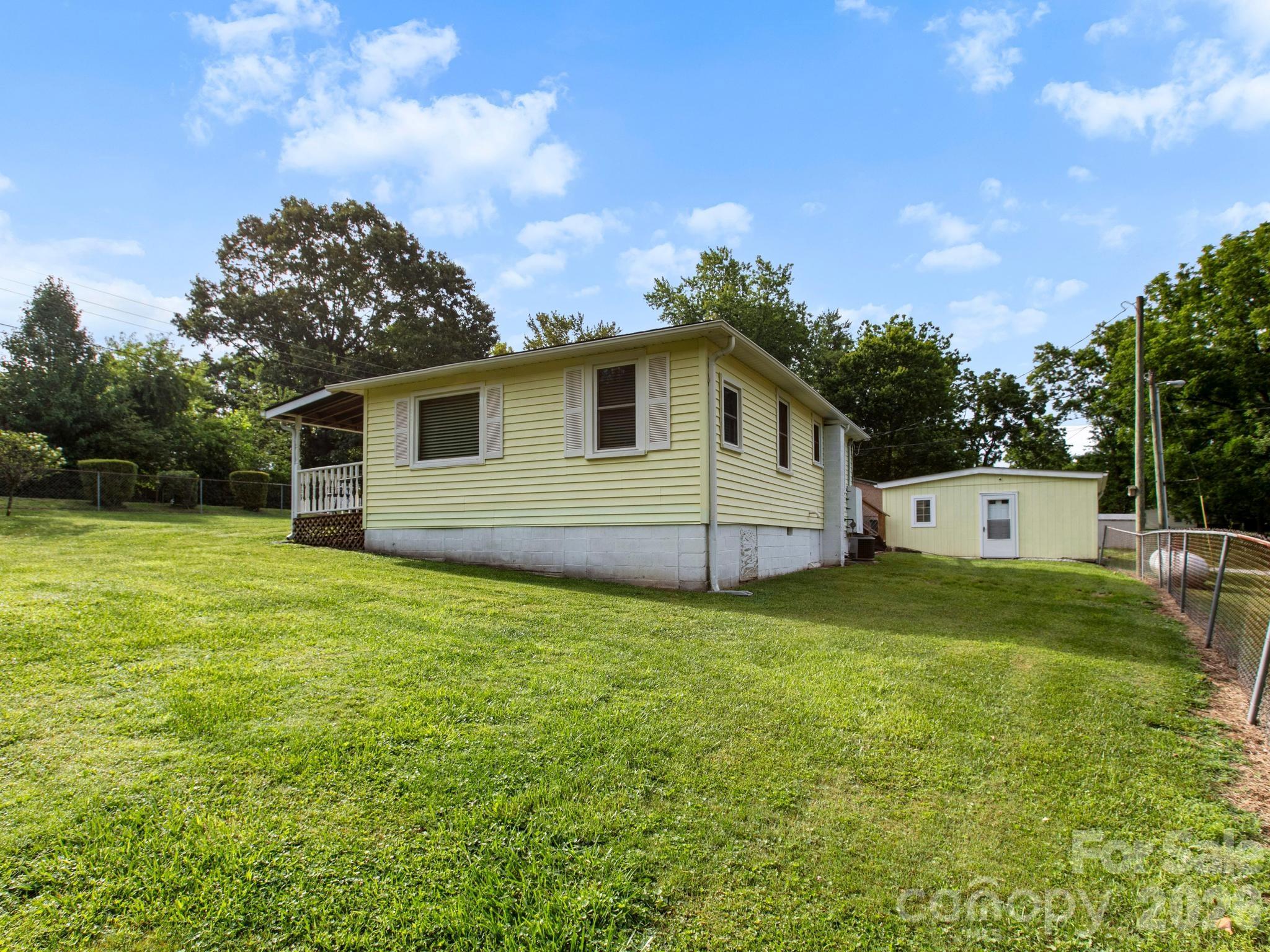 407 Hall Street — Hendersonville