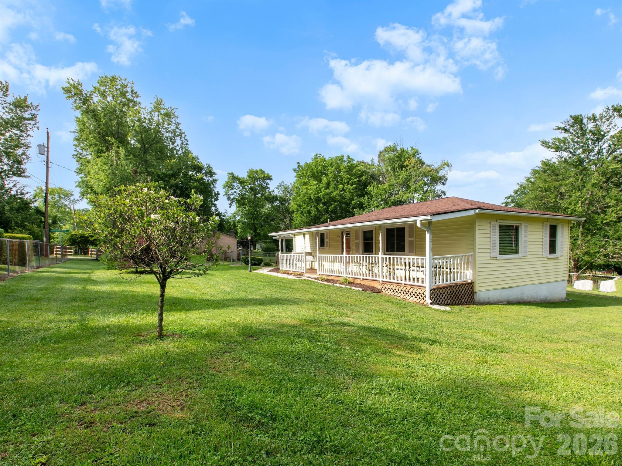407 Hall Street — Hendersonville