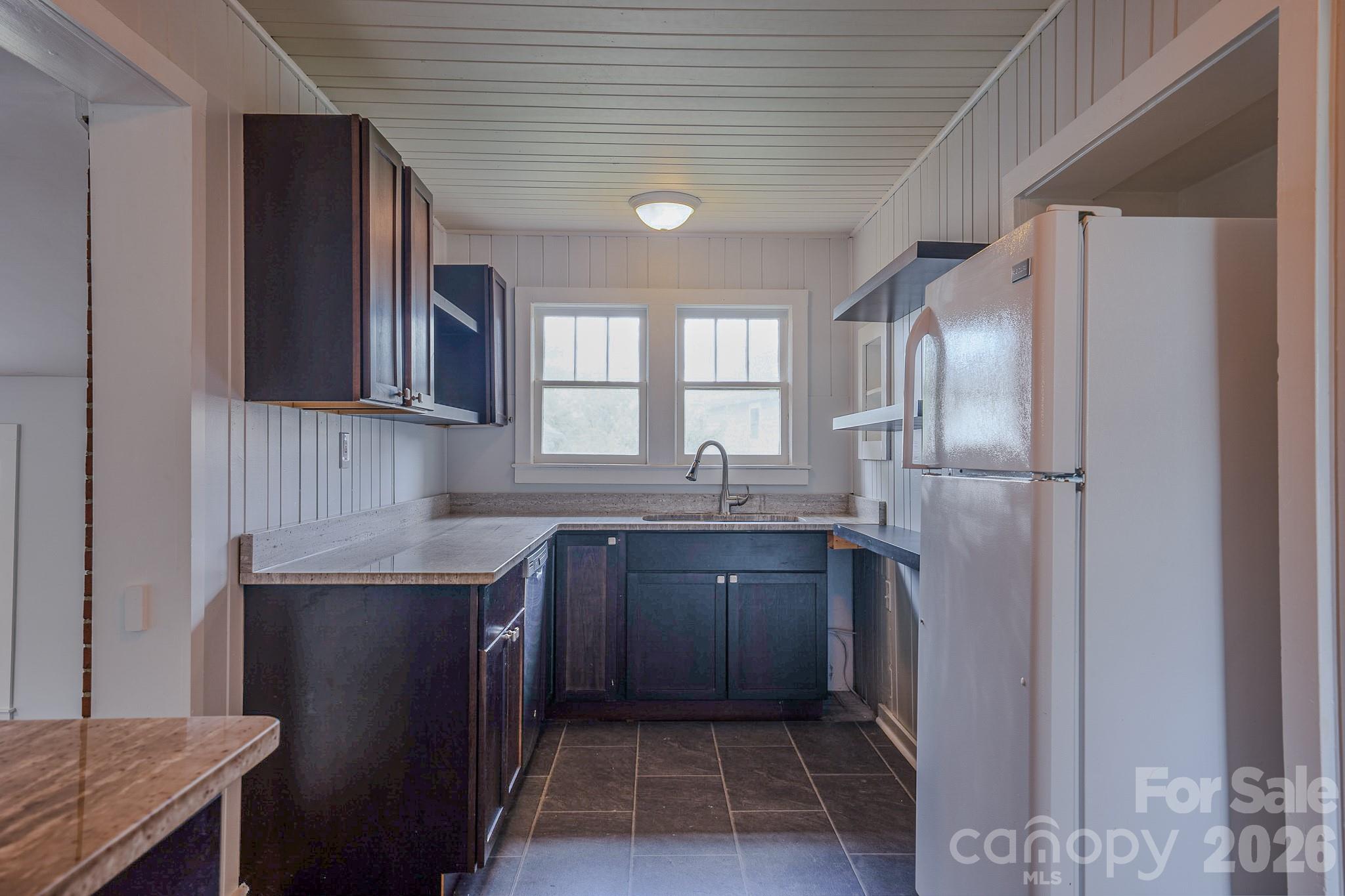 501 Fairview Road — Asheville