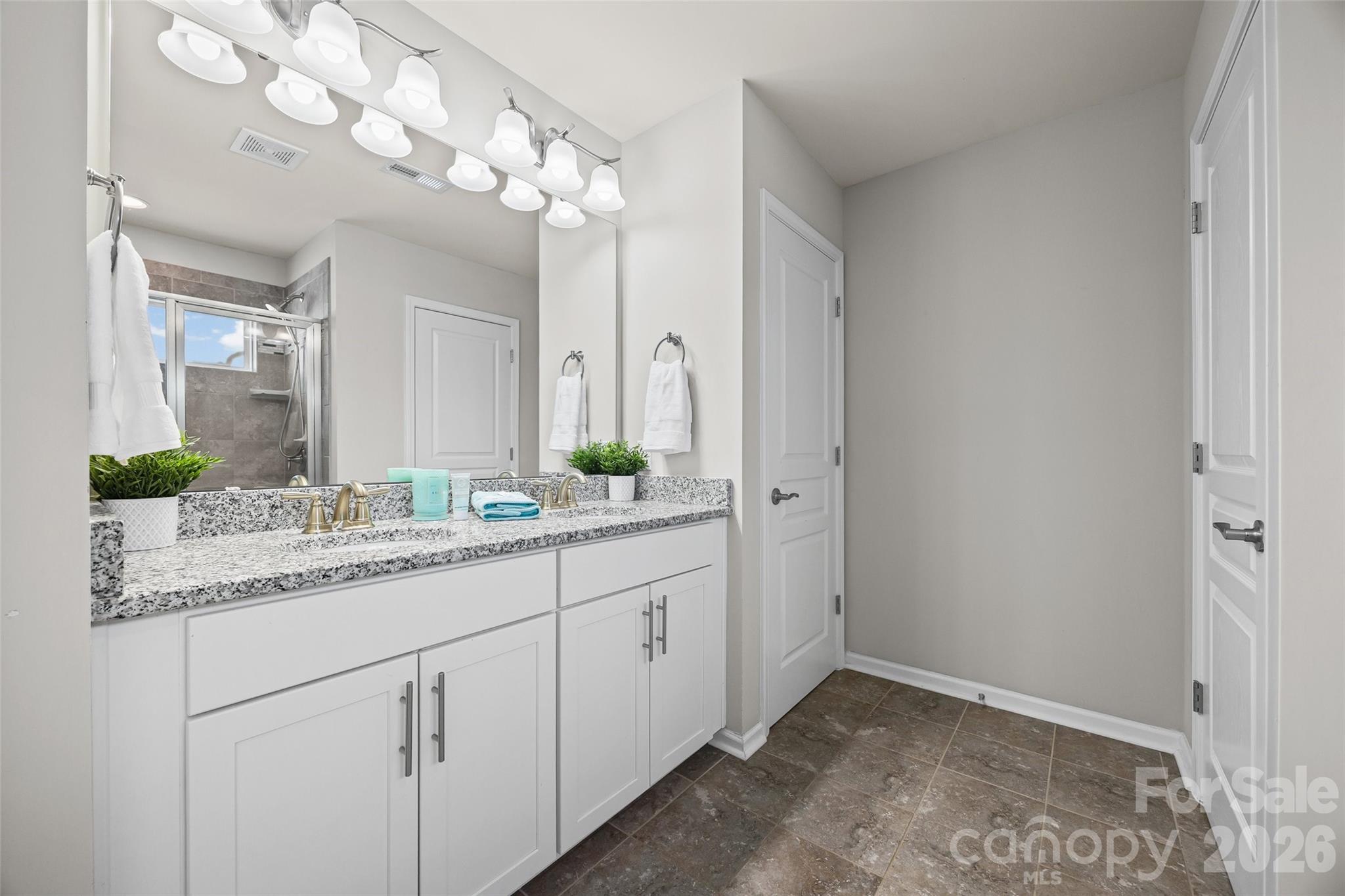 5125 Mount Clare Lane — Charlotte