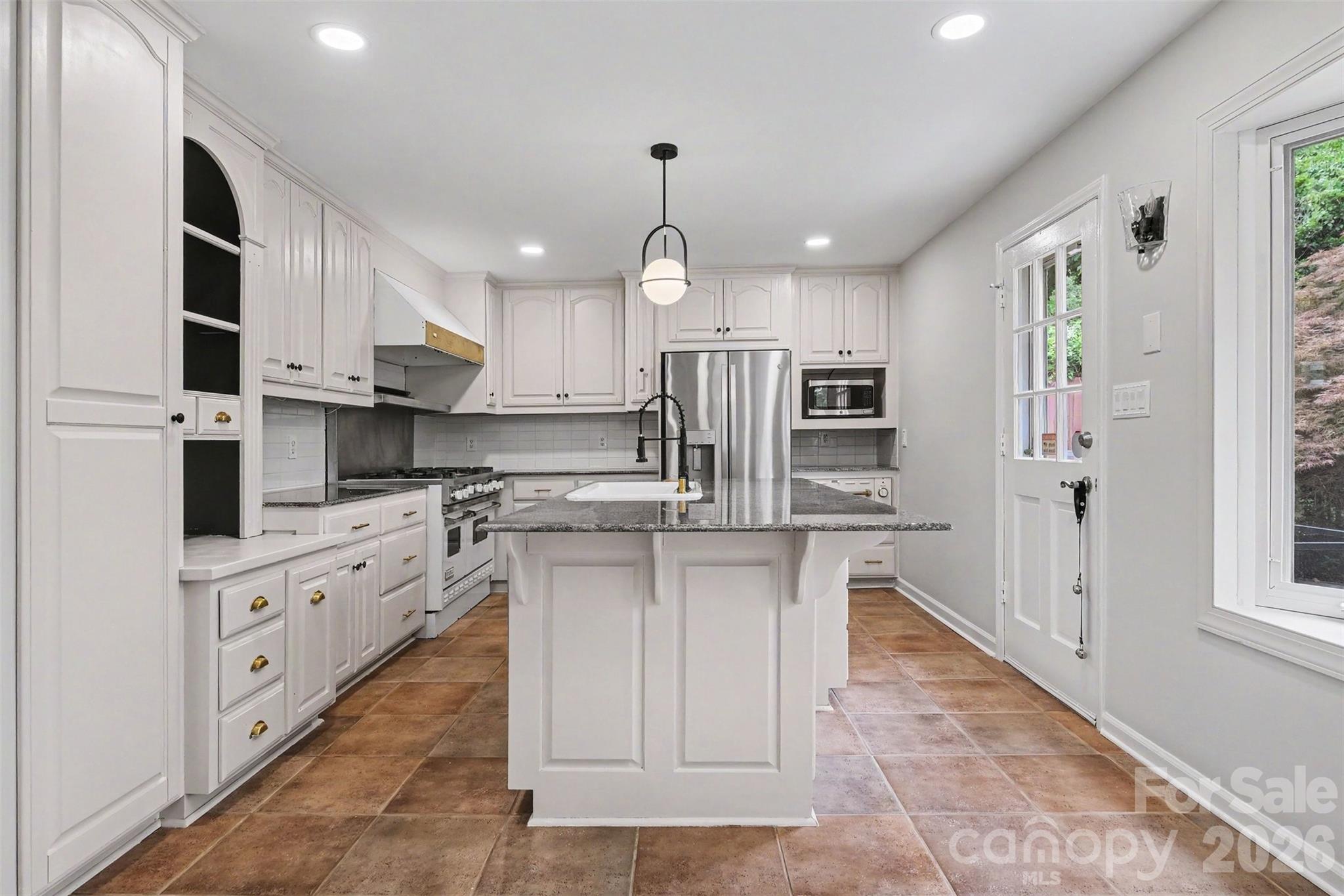 1030 Mclaughlin Drive — Charlotte