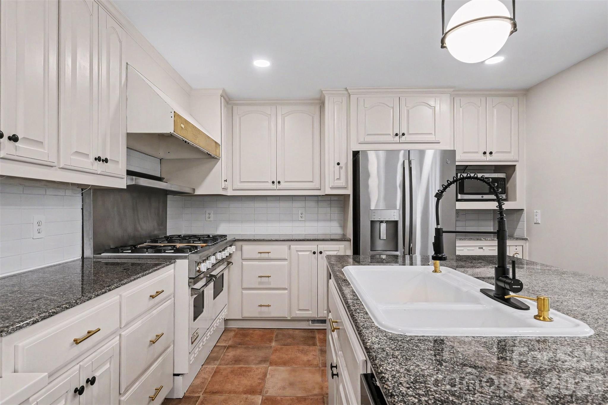 1030 Mclaughlin Drive — Charlotte