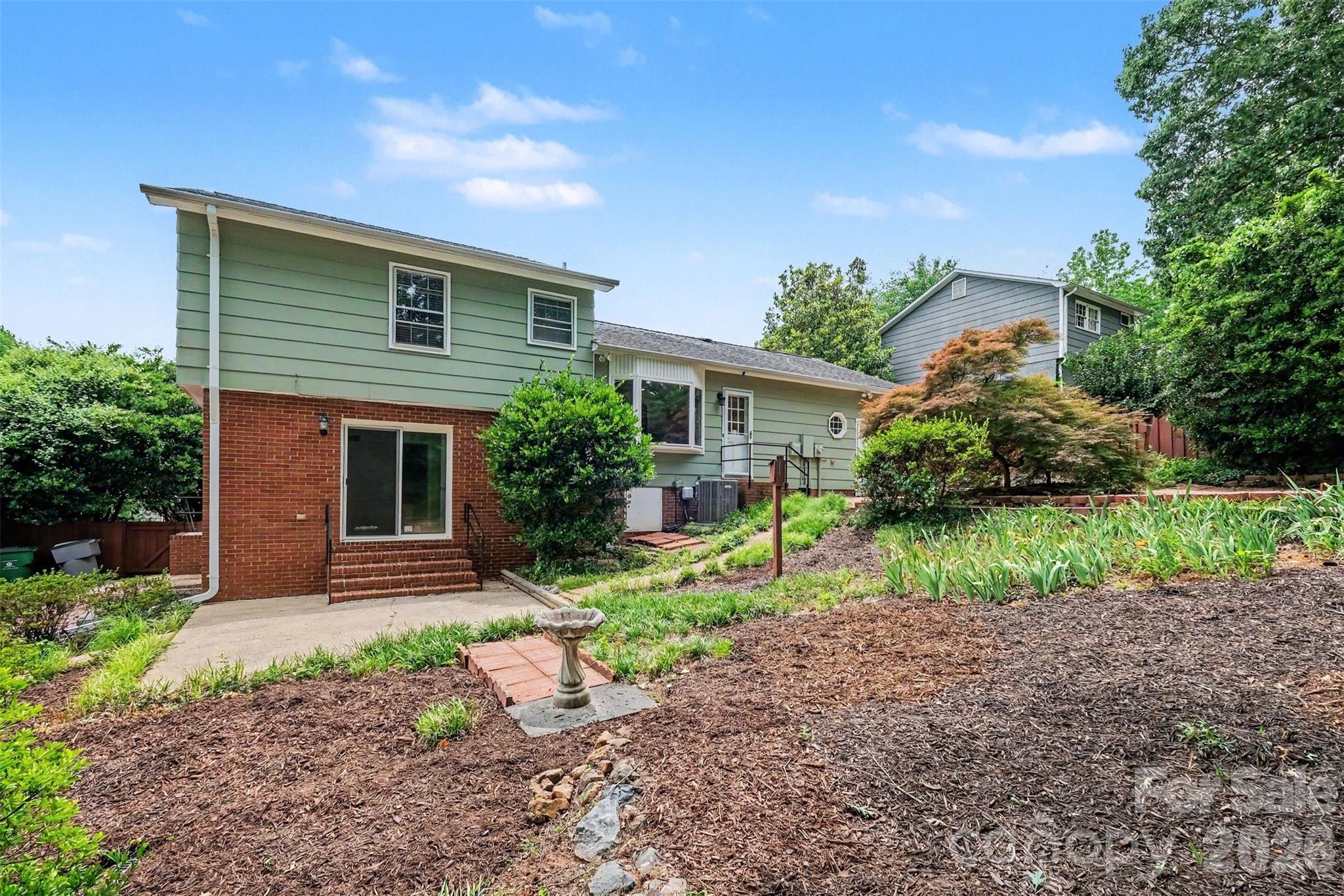 1030 Mclaughlin Drive — Charlotte
