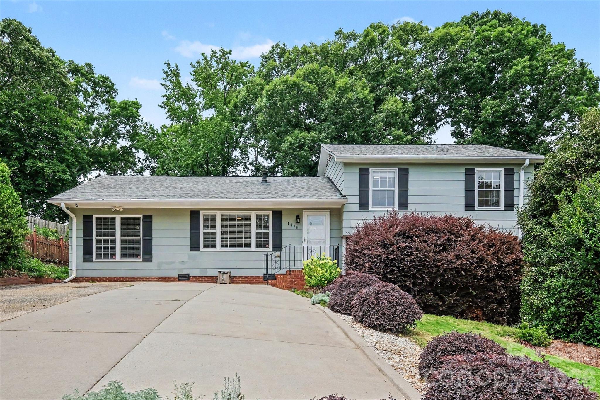 1030 Mclaughlin Drive — Charlotte