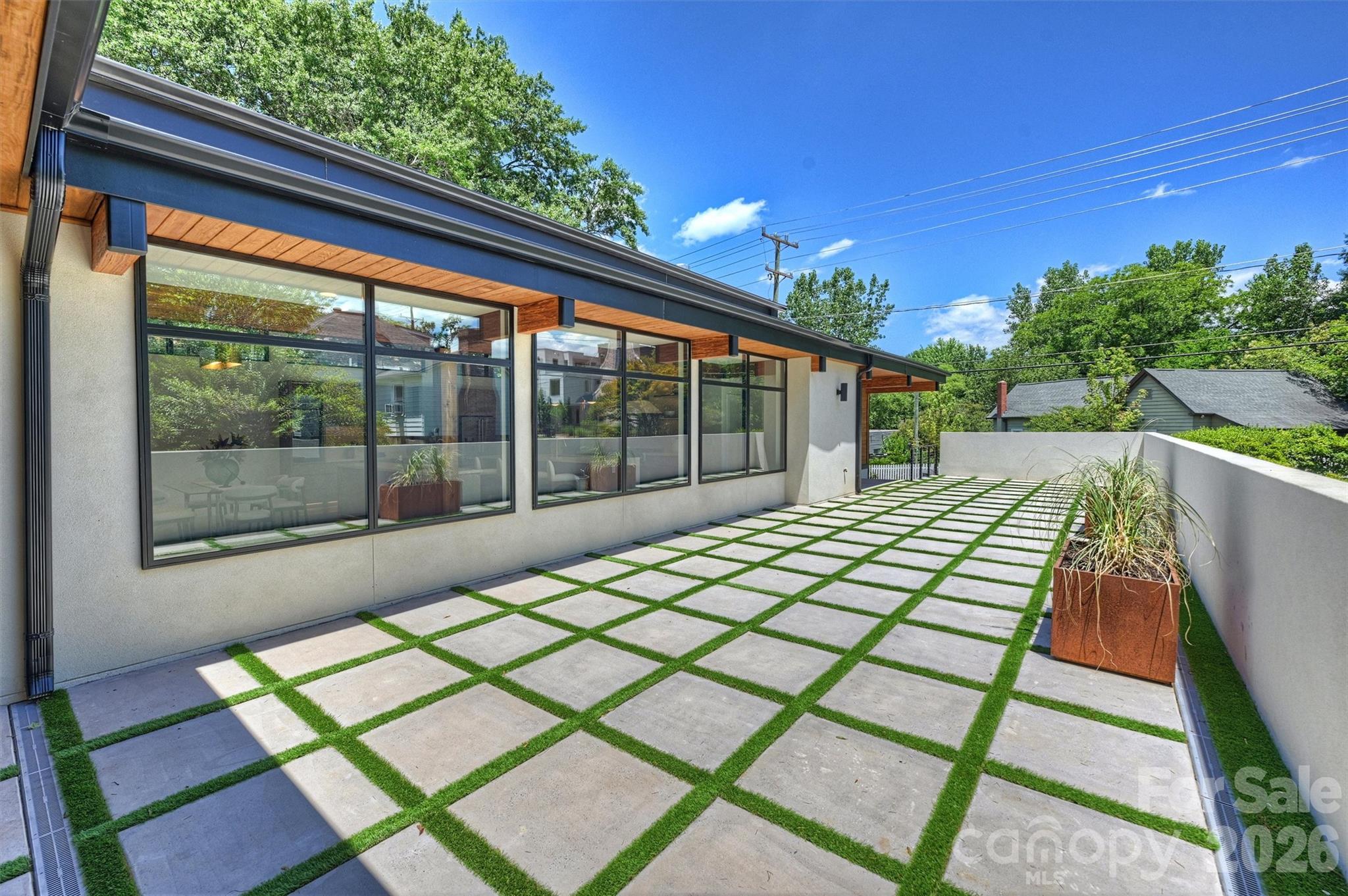 704 Charles Avenue — Charlotte