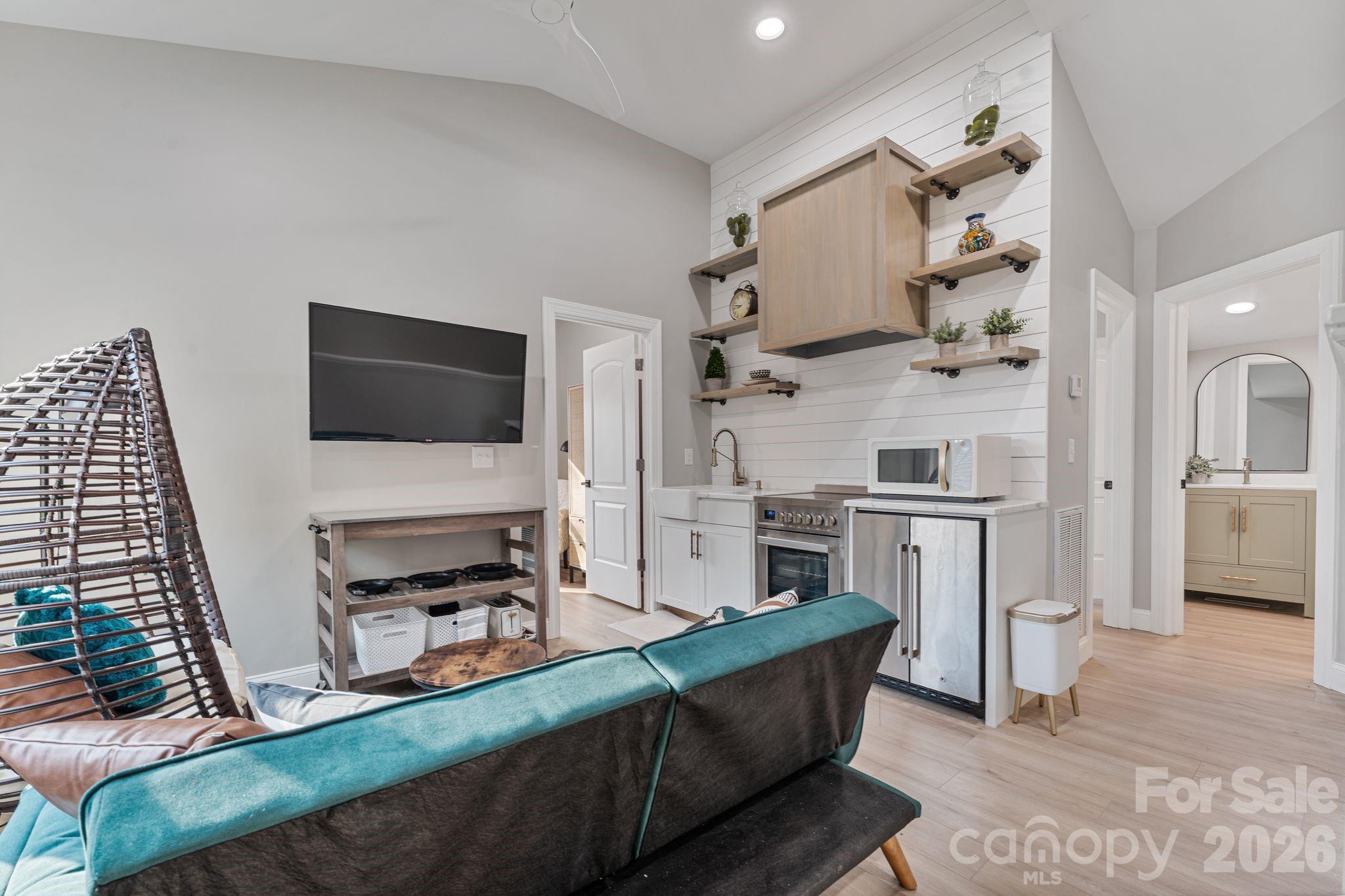 182 Malibu Road — Mooresville