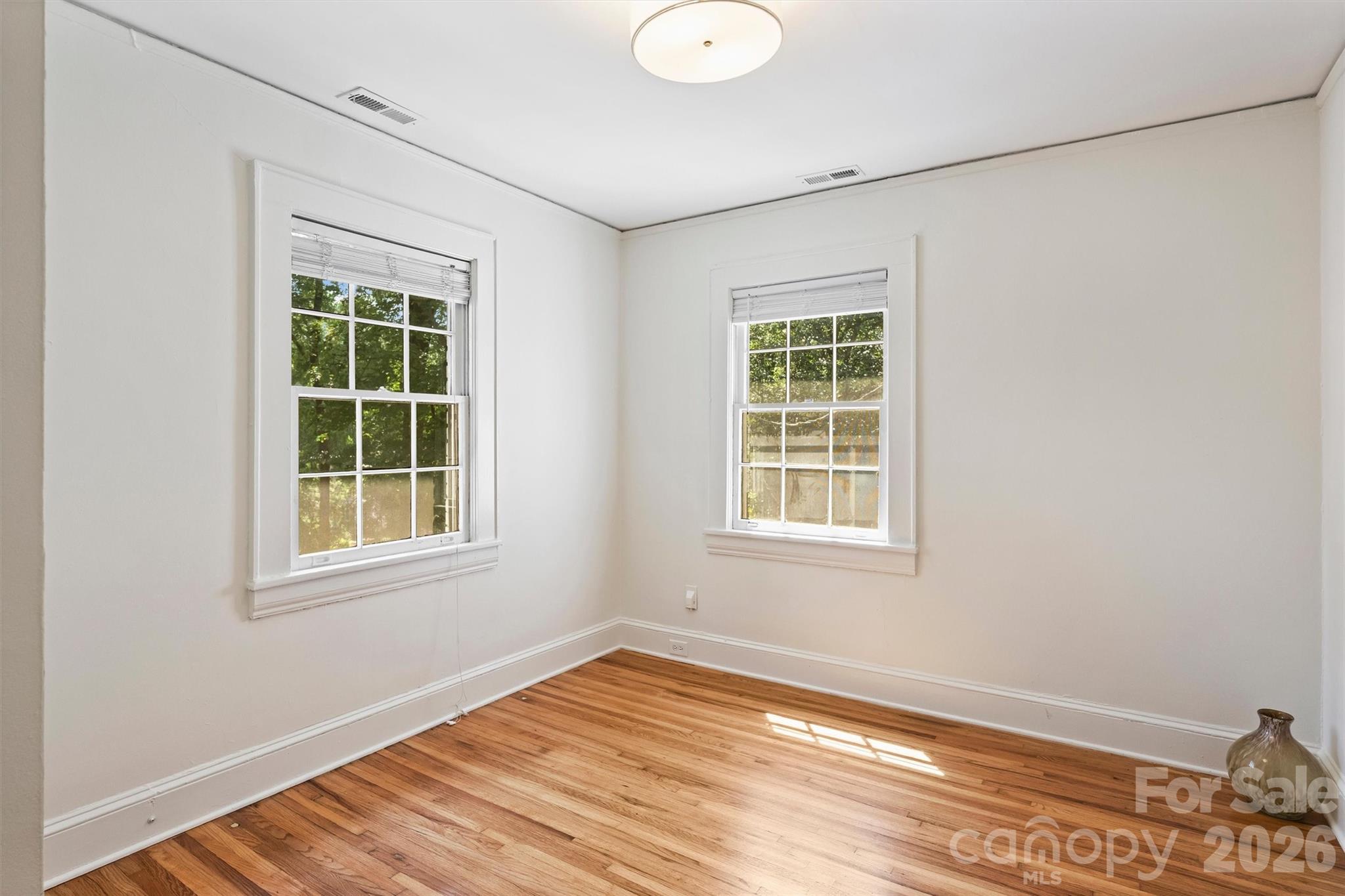 118 N Laurel Avenue — Charlotte