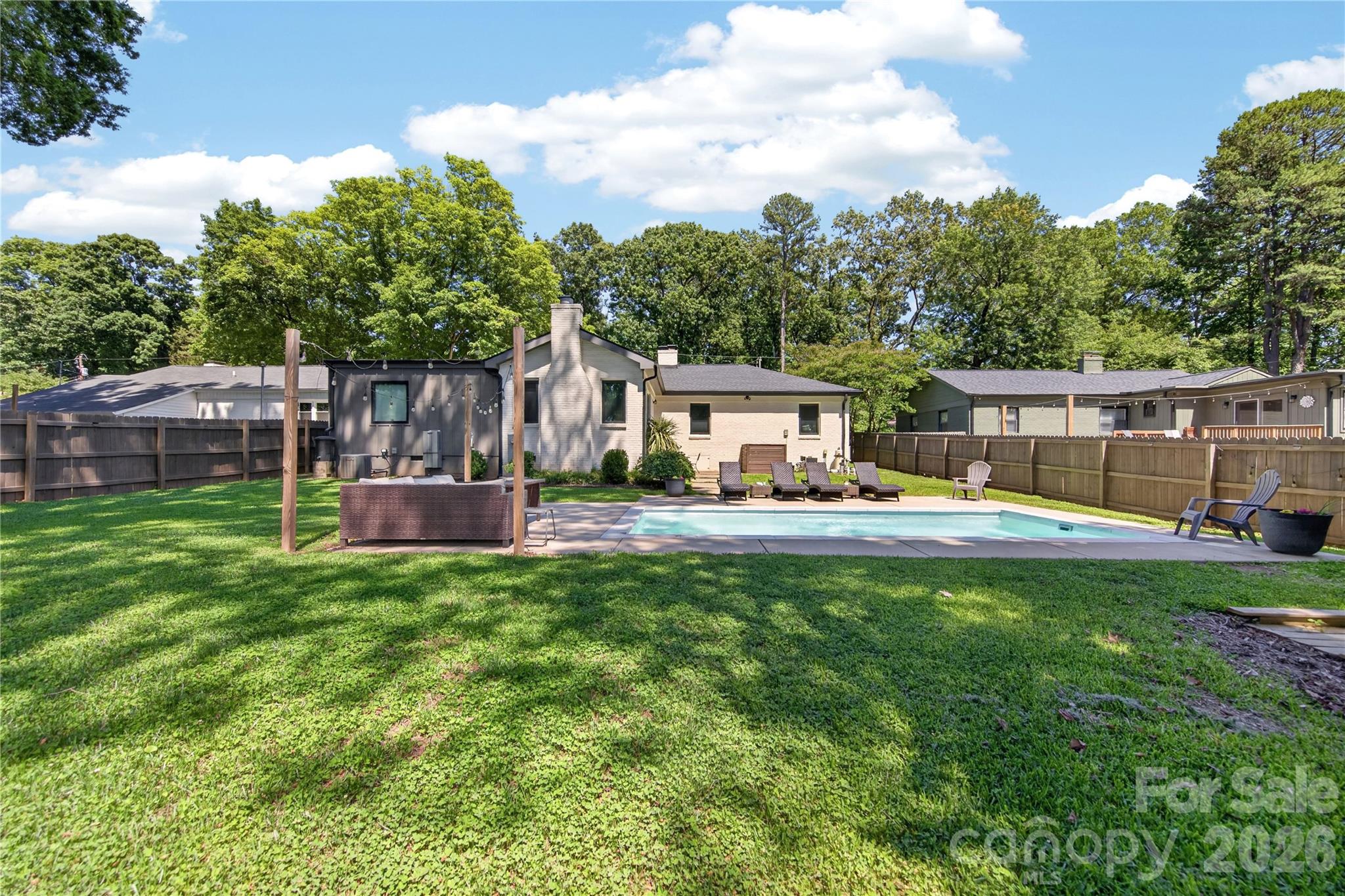 1721 Merry Oaks Road — Charlotte