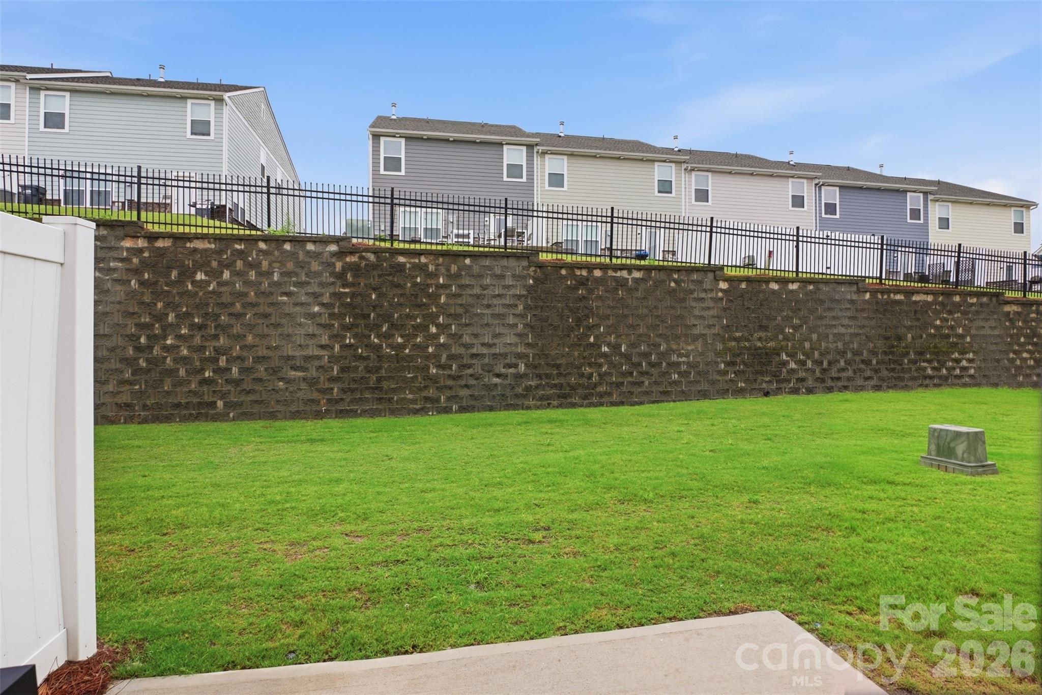 6500 Kinder Lane — Lancaster