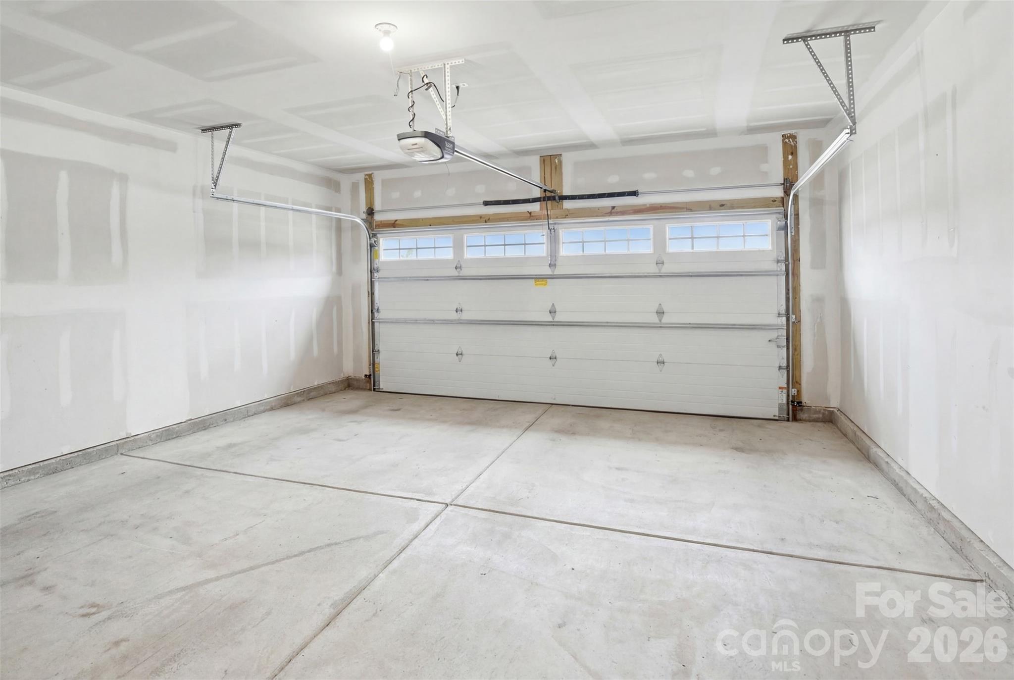 6500 Kinder Lane — Lancaster