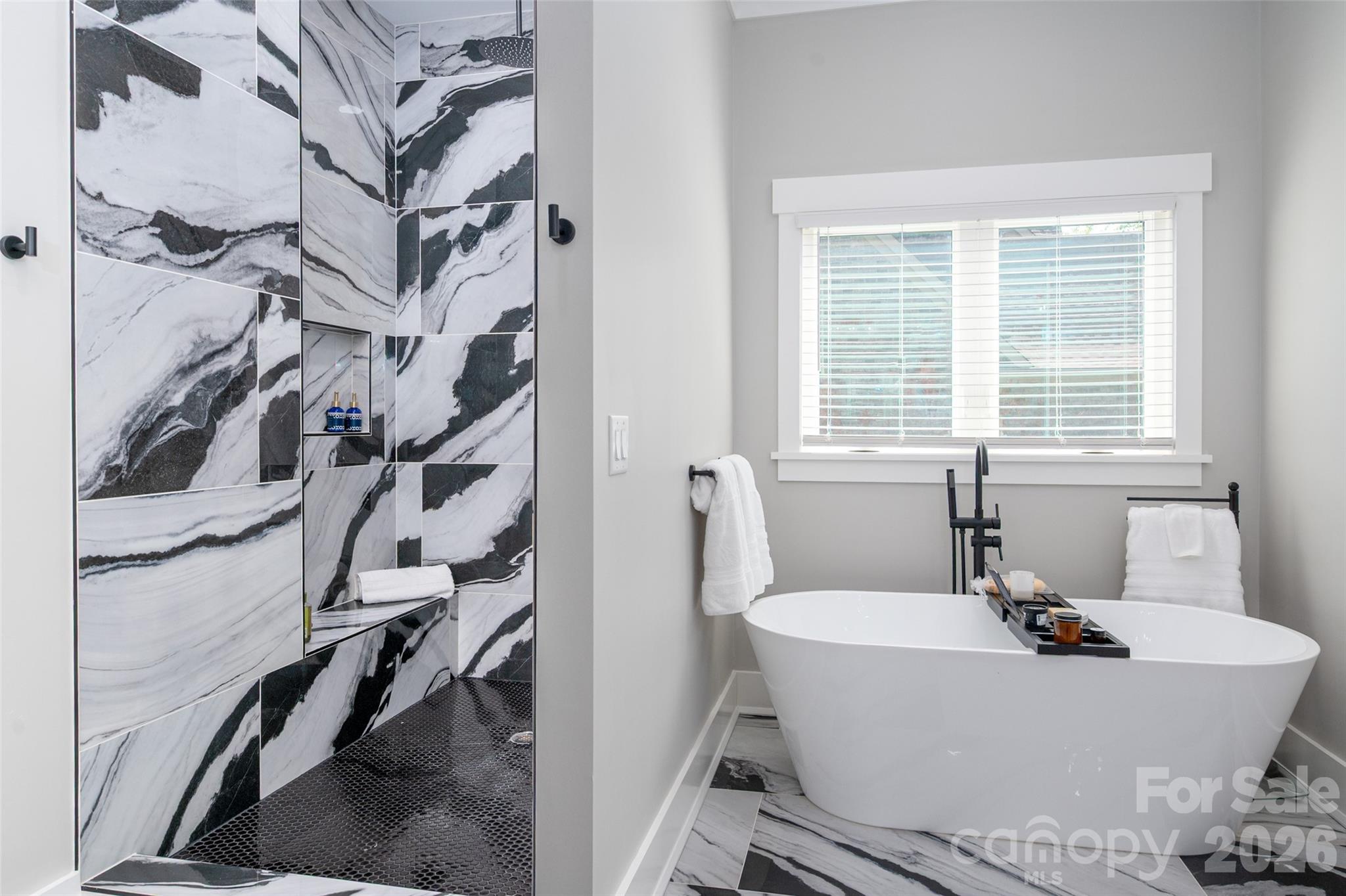 10035 Whispering Falls Avenue — Charlotte