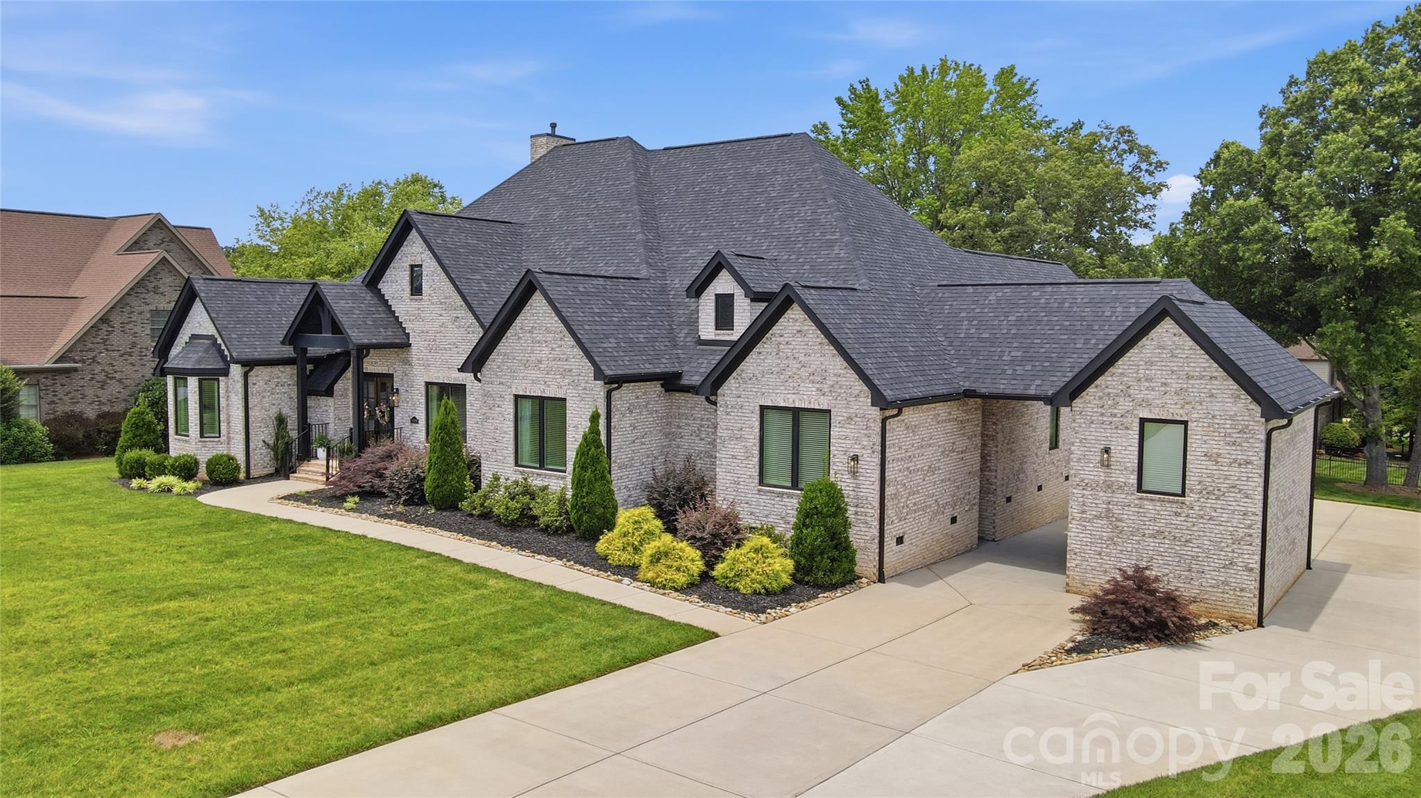 10035 Whispering Falls Avenue — Charlotte