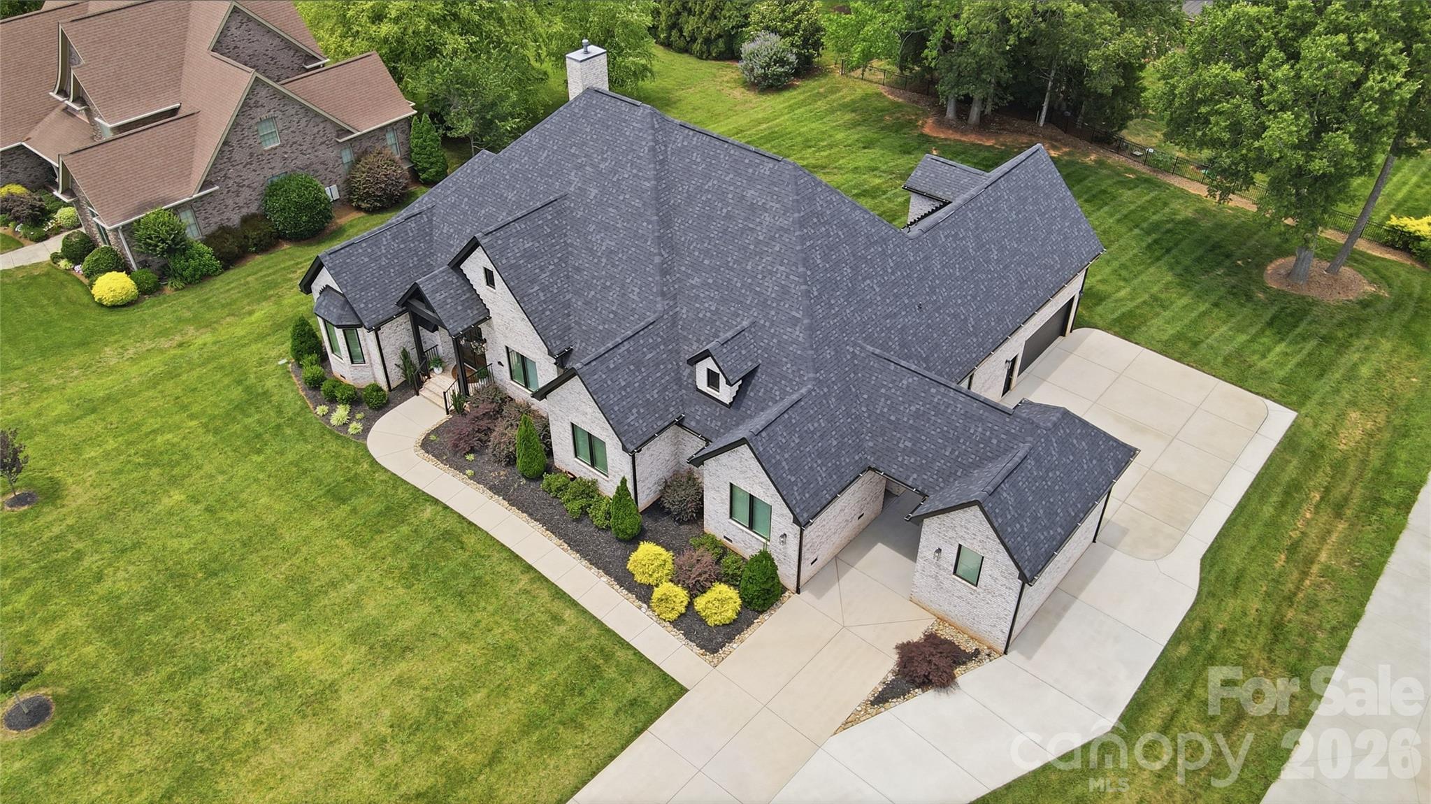 10035 Whispering Falls Avenue — Charlotte