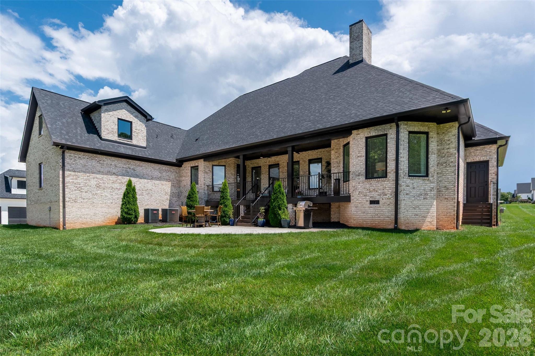 10035 Whispering Falls Avenue — Charlotte