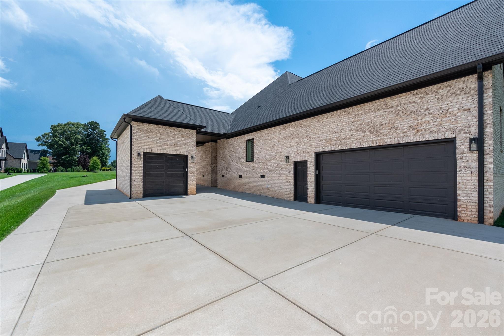 10035 Whispering Falls Avenue — Charlotte