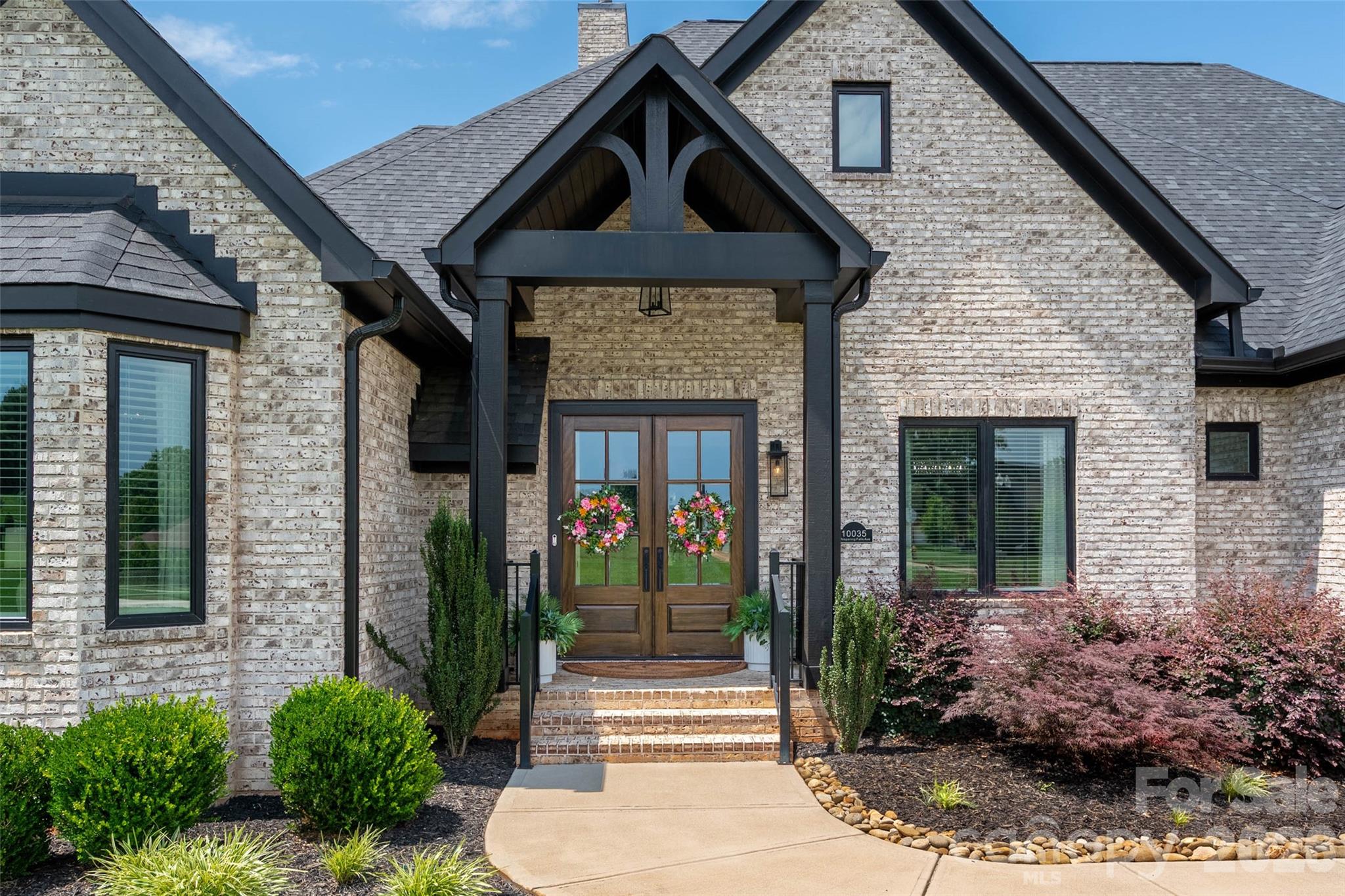 10035 Whispering Falls Avenue — Charlotte