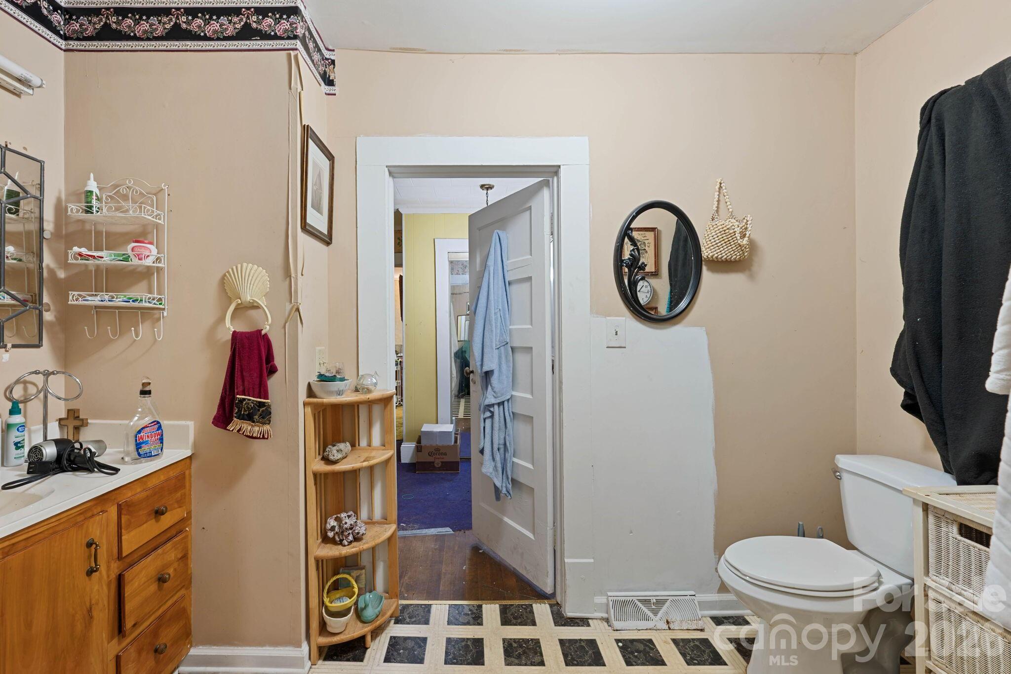 106 N Main Street — Granite Falls