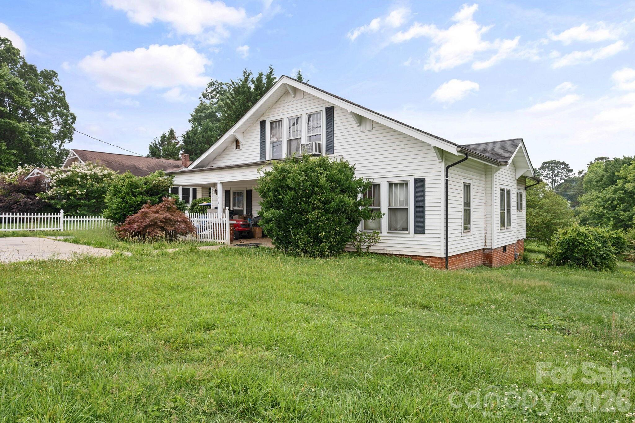 106 N Main Street — Granite Falls