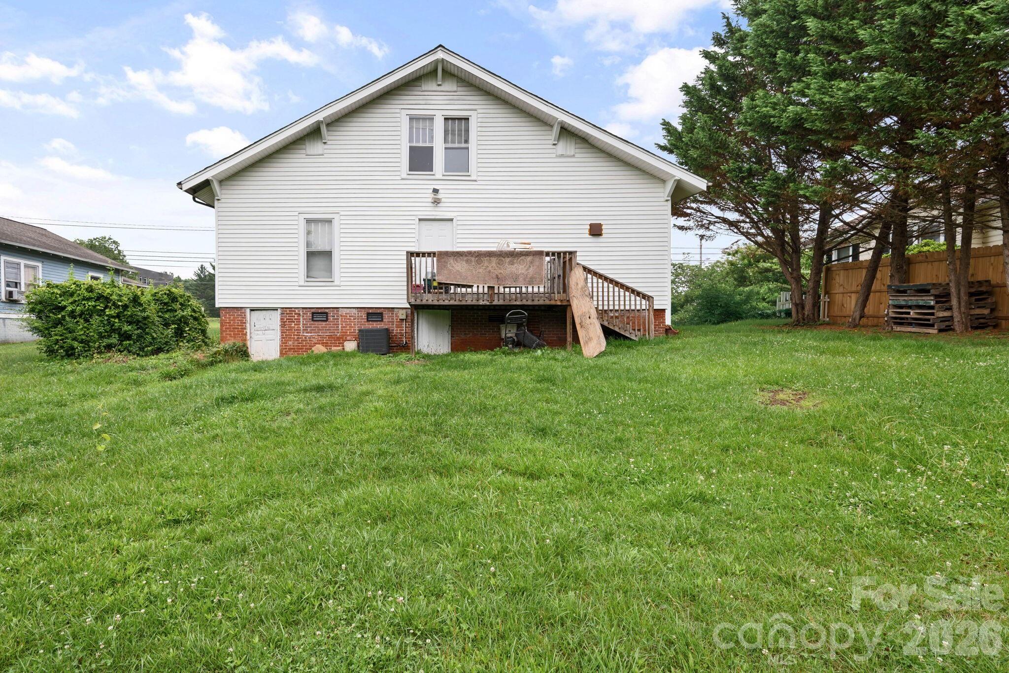 106 N Main Street — Granite Falls