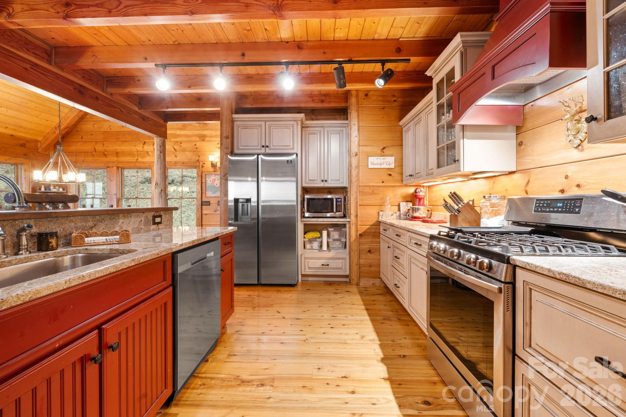 635 Acorn Nvno — Zionville