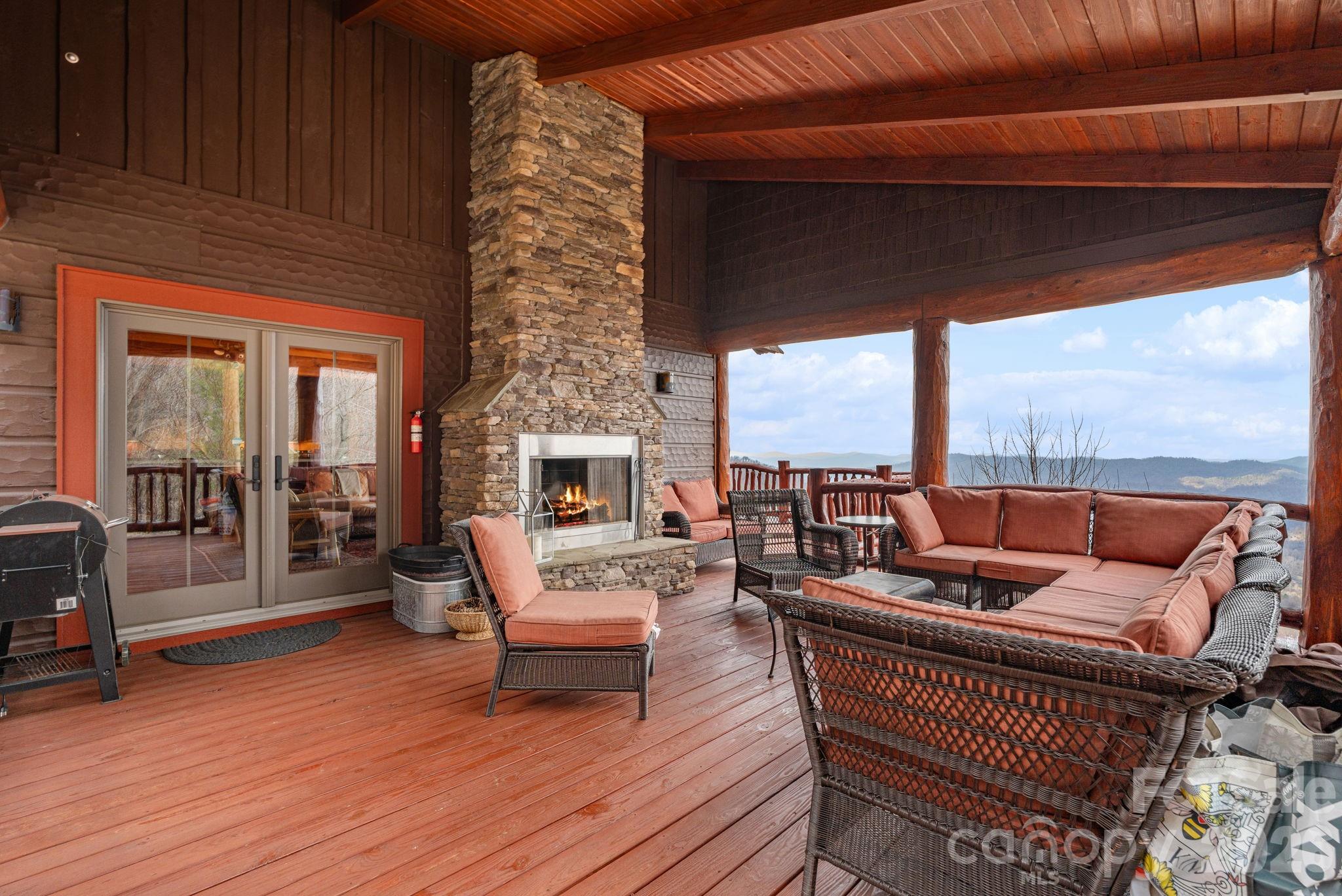 635 Acorn Nvno — Zionville