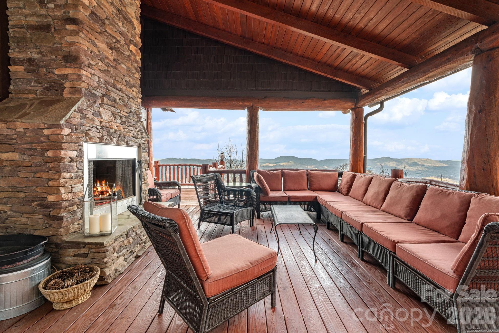 635 Acorn Nvno — Zionville