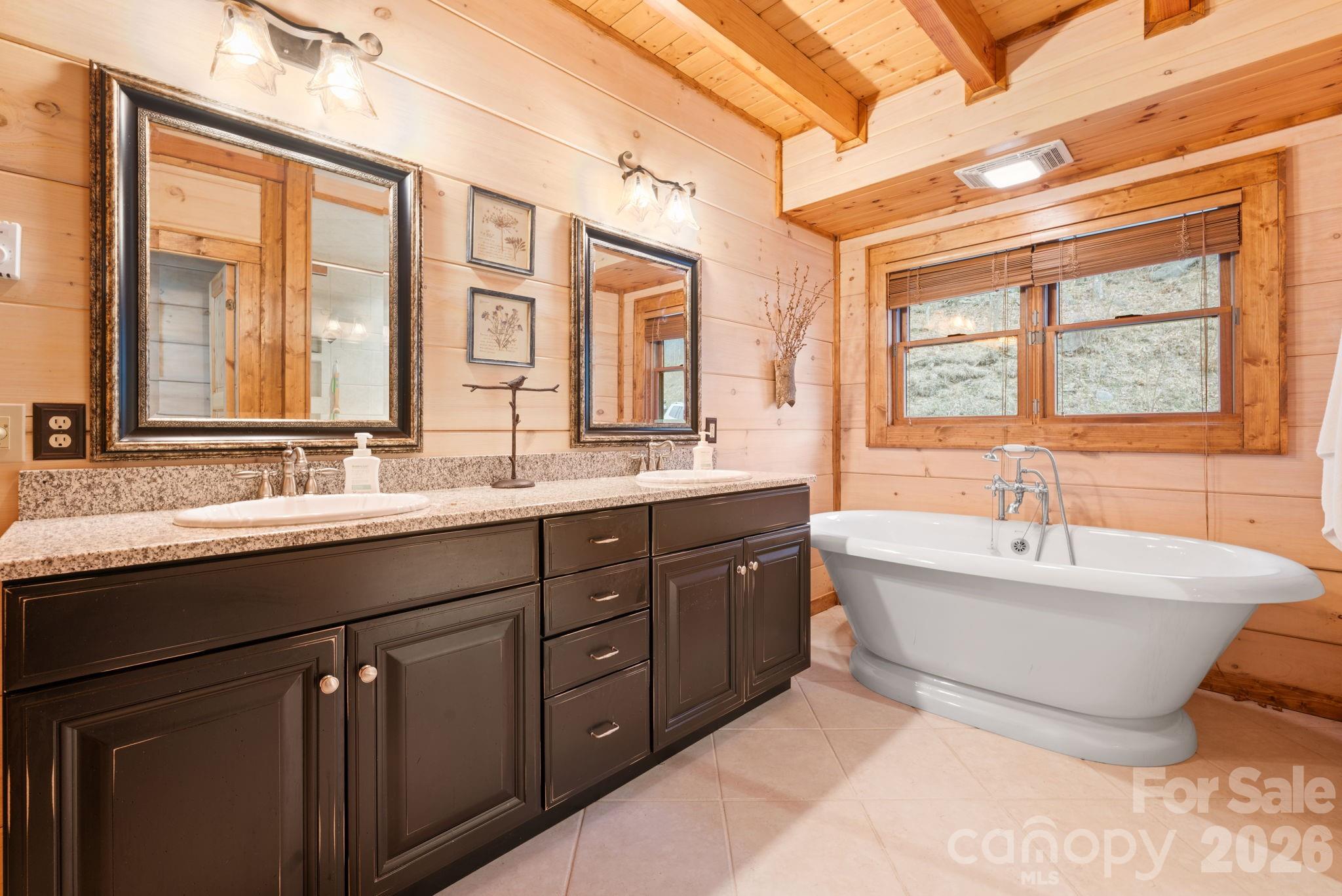 635 Acorn Nvno — Zionville