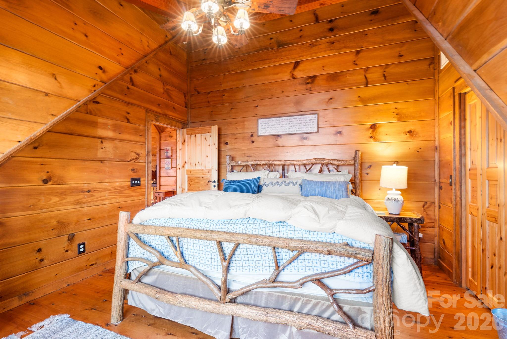 635 Acorn Nvno — Zionville