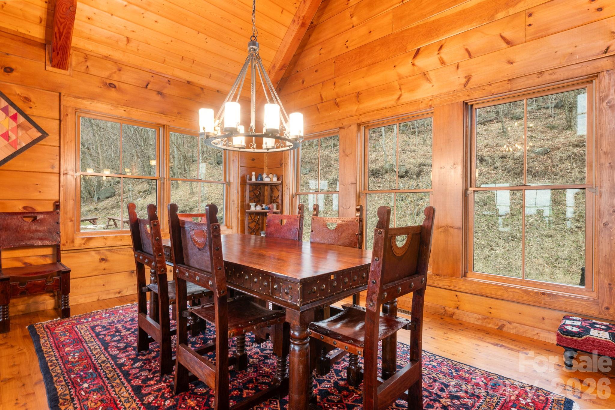 635 Acorn Nvno — Zionville
