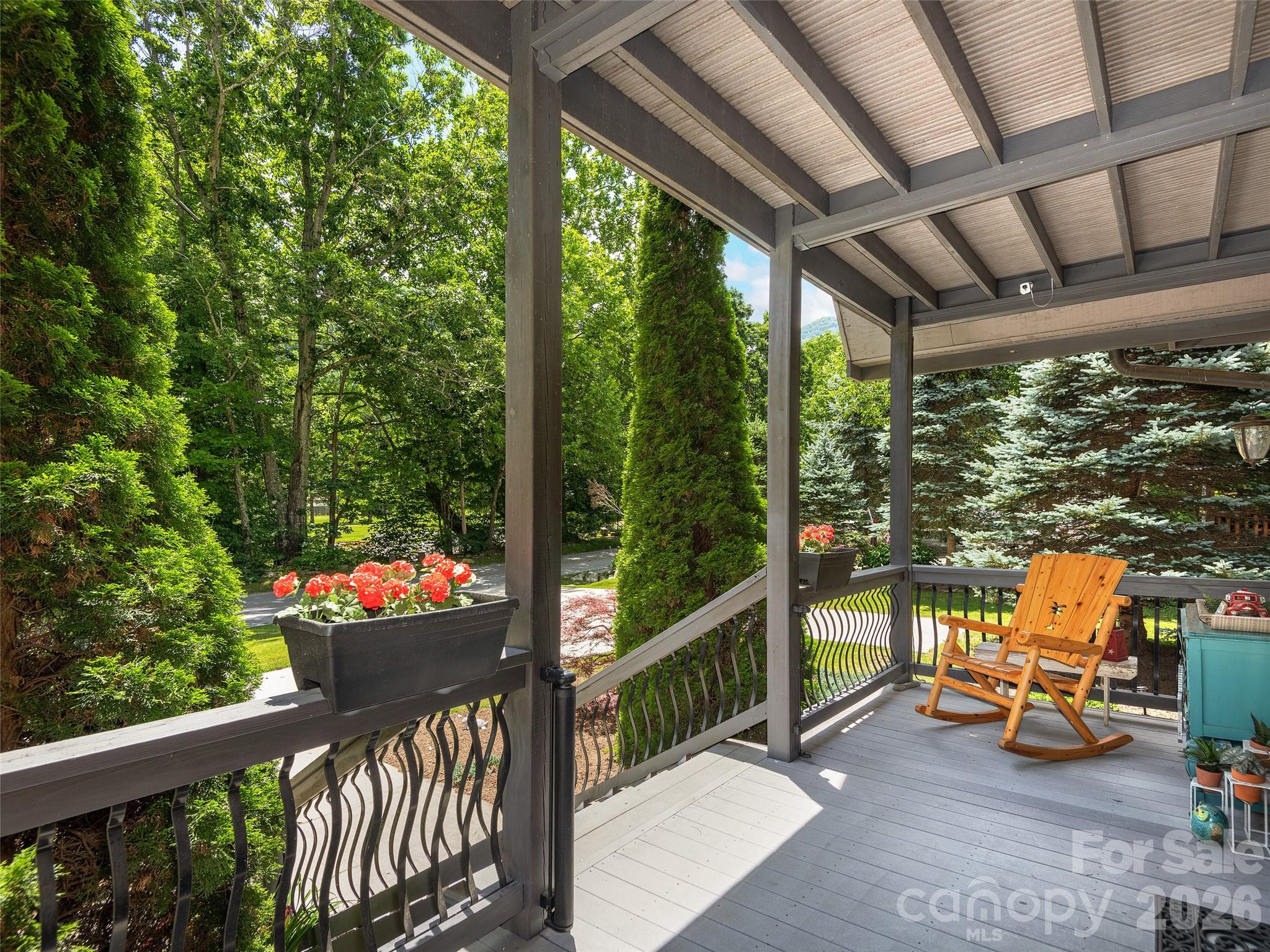 148 Campbell Creek Road — Maggie Valley