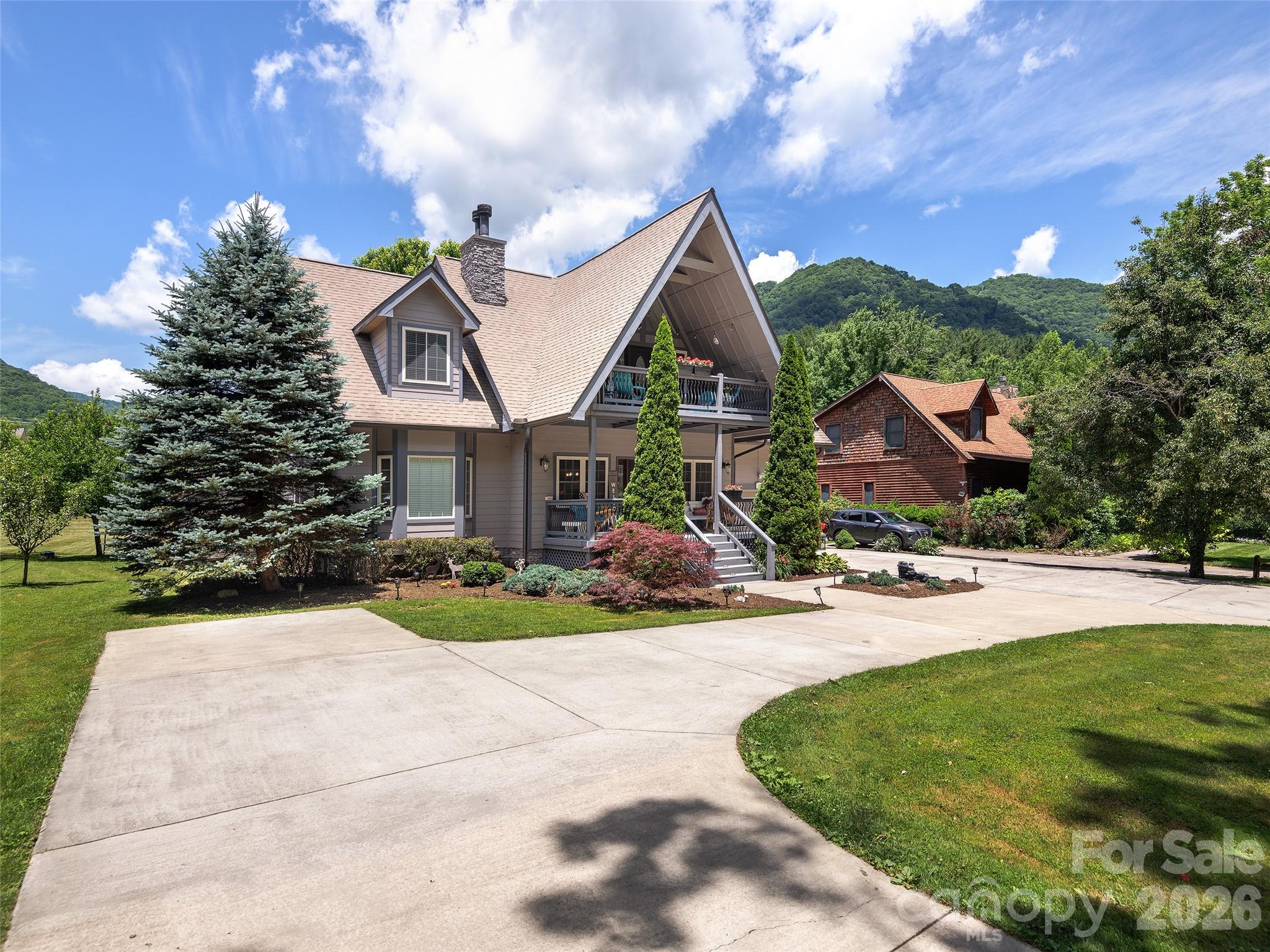 148 Campbell Creek Road — Maggie Valley
