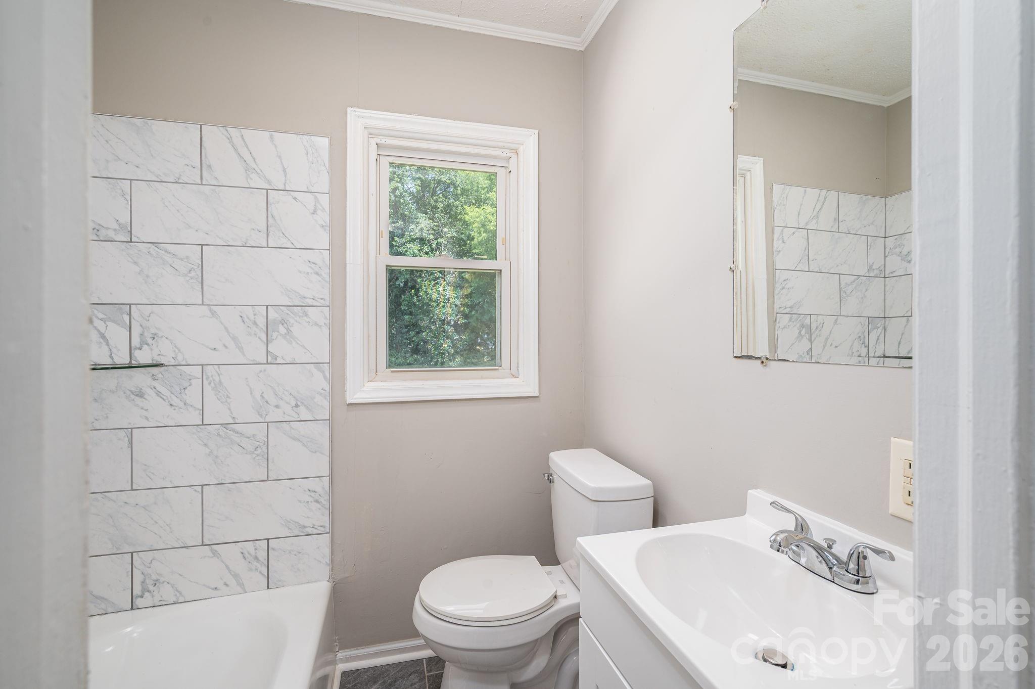 913 Edgemont Avenue — Belmont