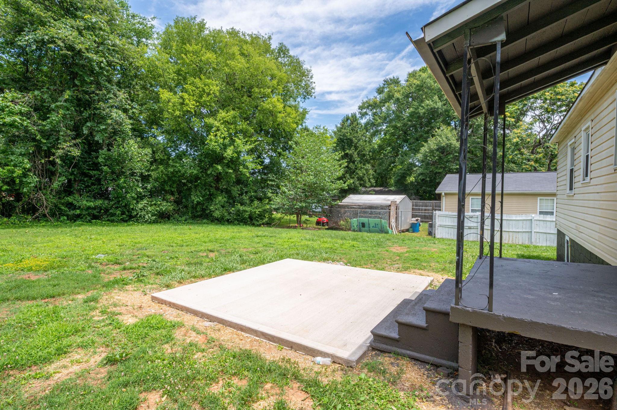 913 Edgemont Avenue — Belmont