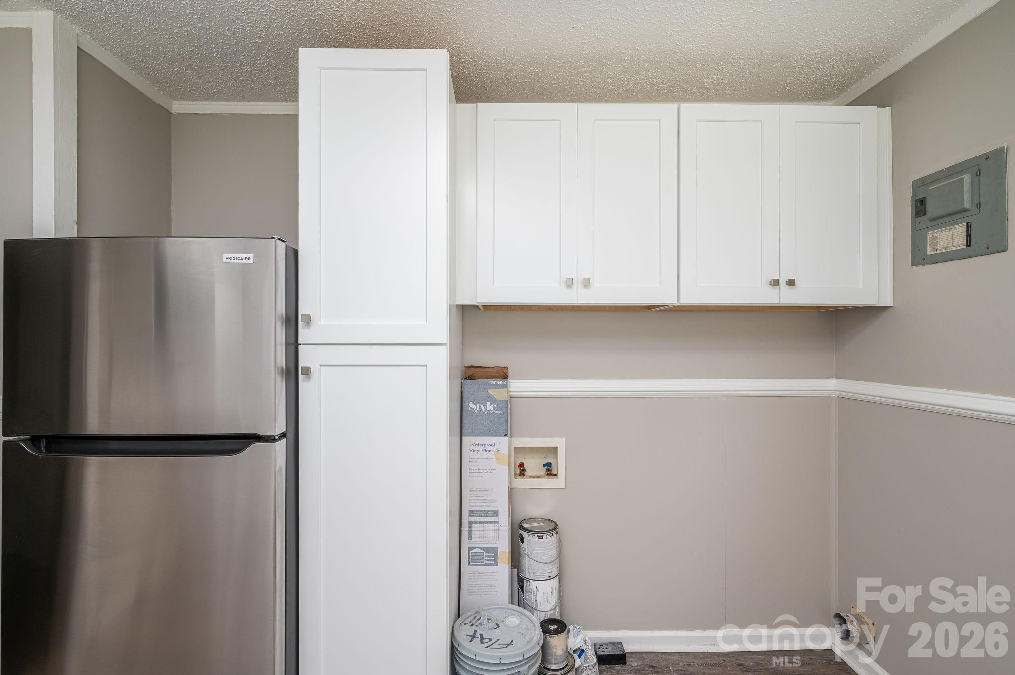 913 Edgemont Avenue — Belmont