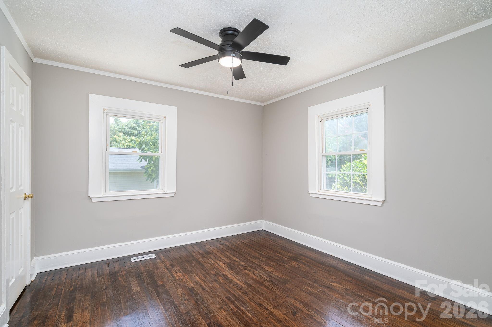 913 Edgemont Avenue — Belmont
