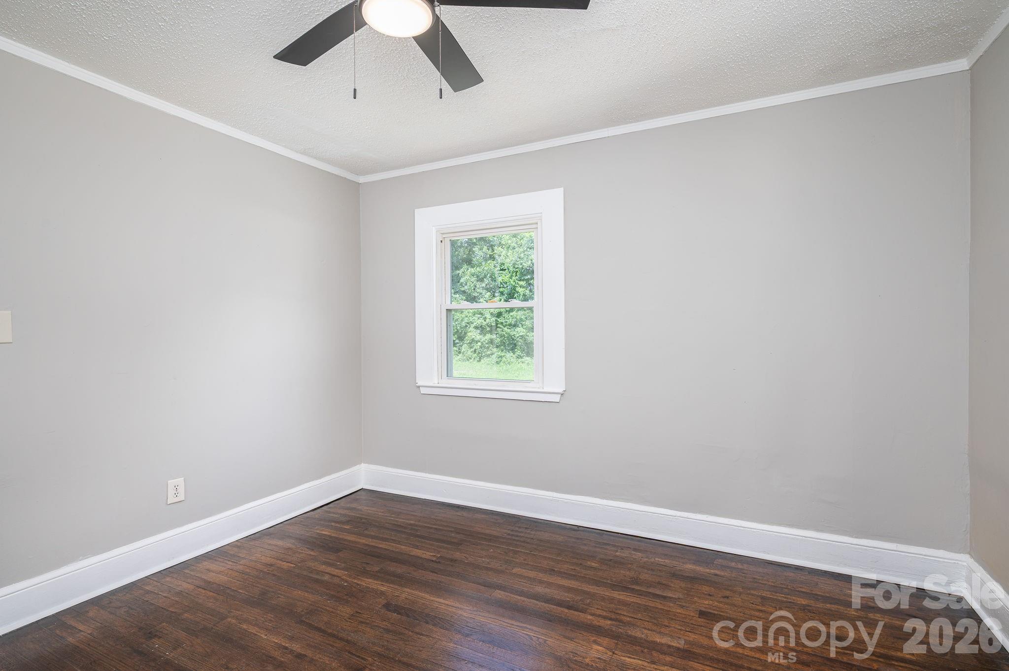913 Edgemont Avenue — Belmont
