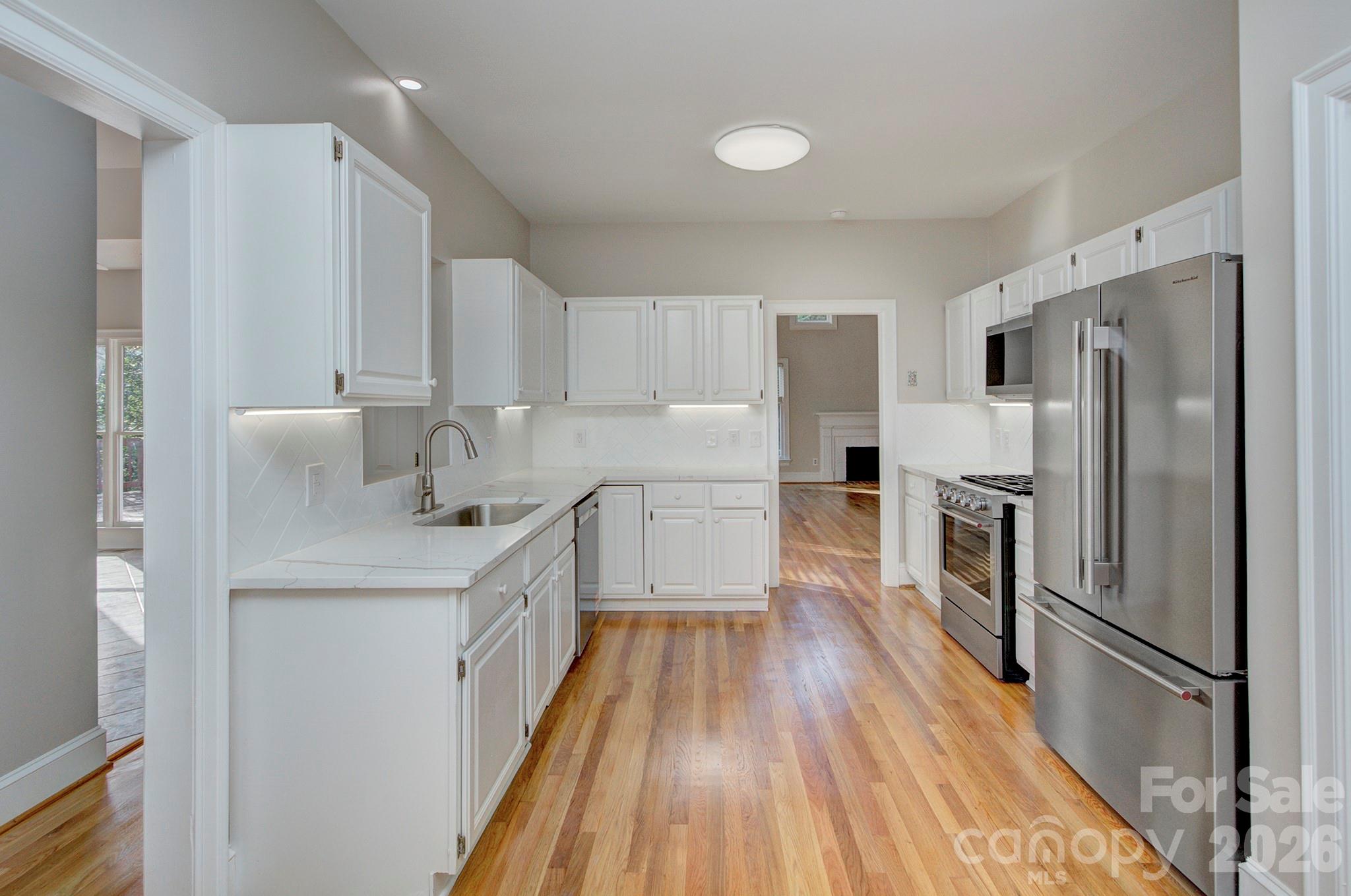 2000 Victorian Place — Charlotte