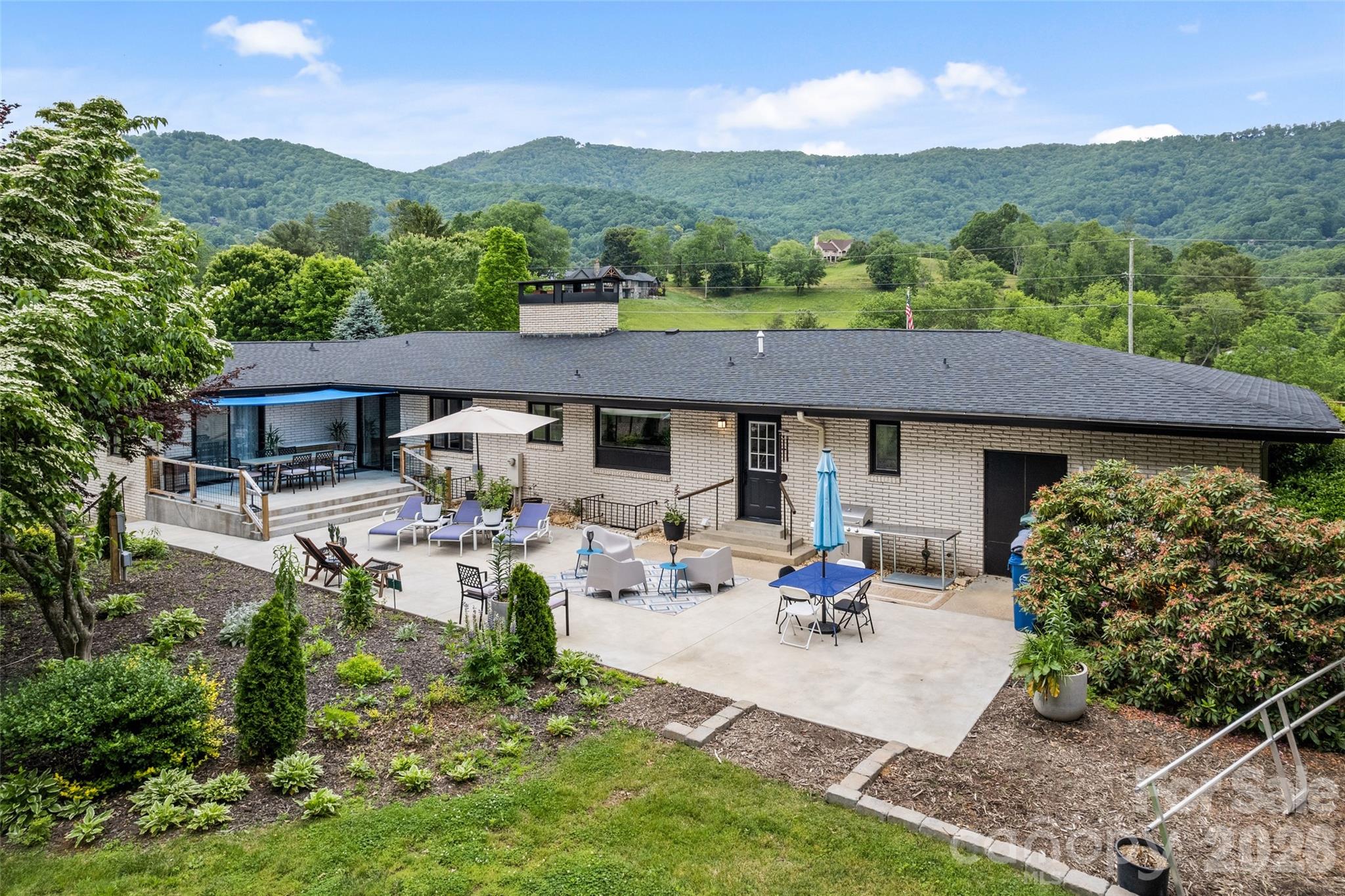225 Valley View Terrace — Waynesville