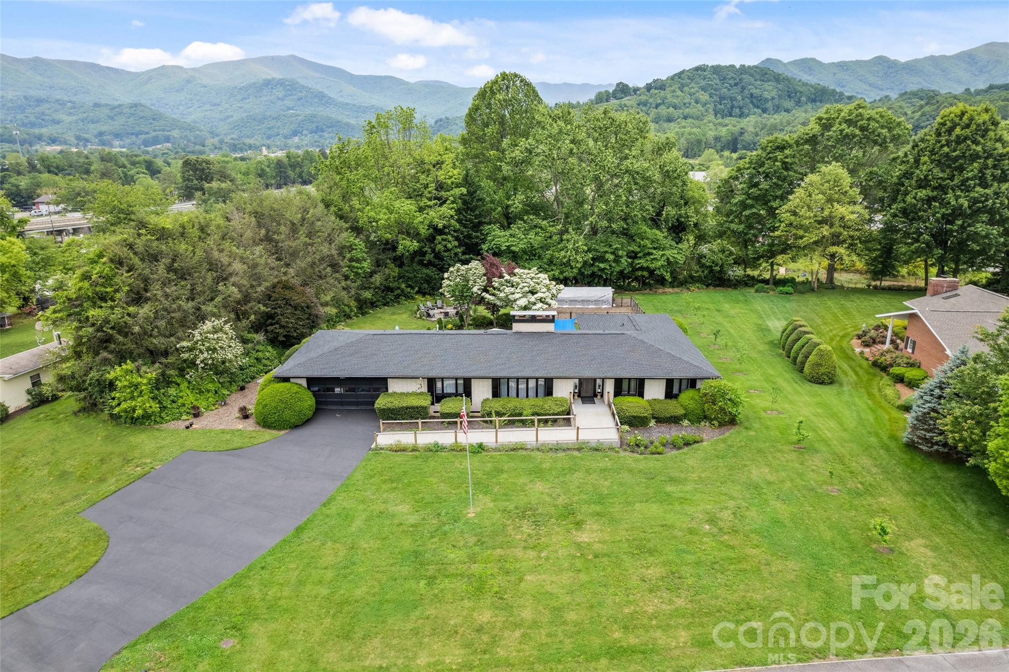 225 Valley View Terrace — Waynesville
