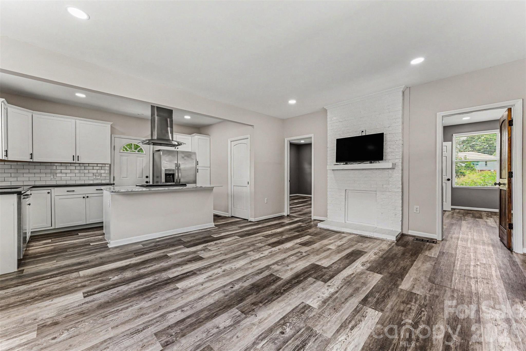 905 W 6th Avenue B None — Gastonia