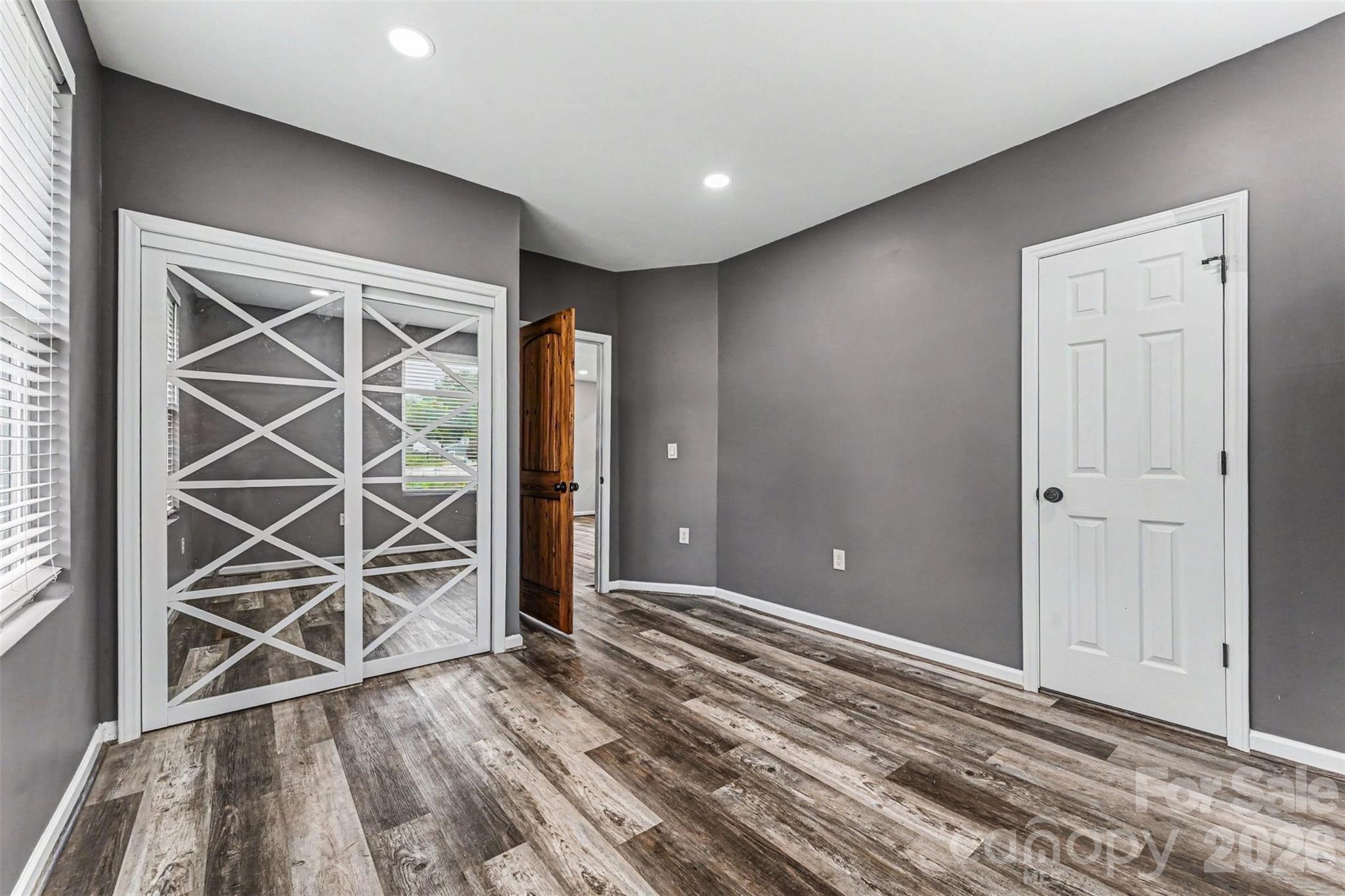 905 W 6th Avenue B None — Gastonia