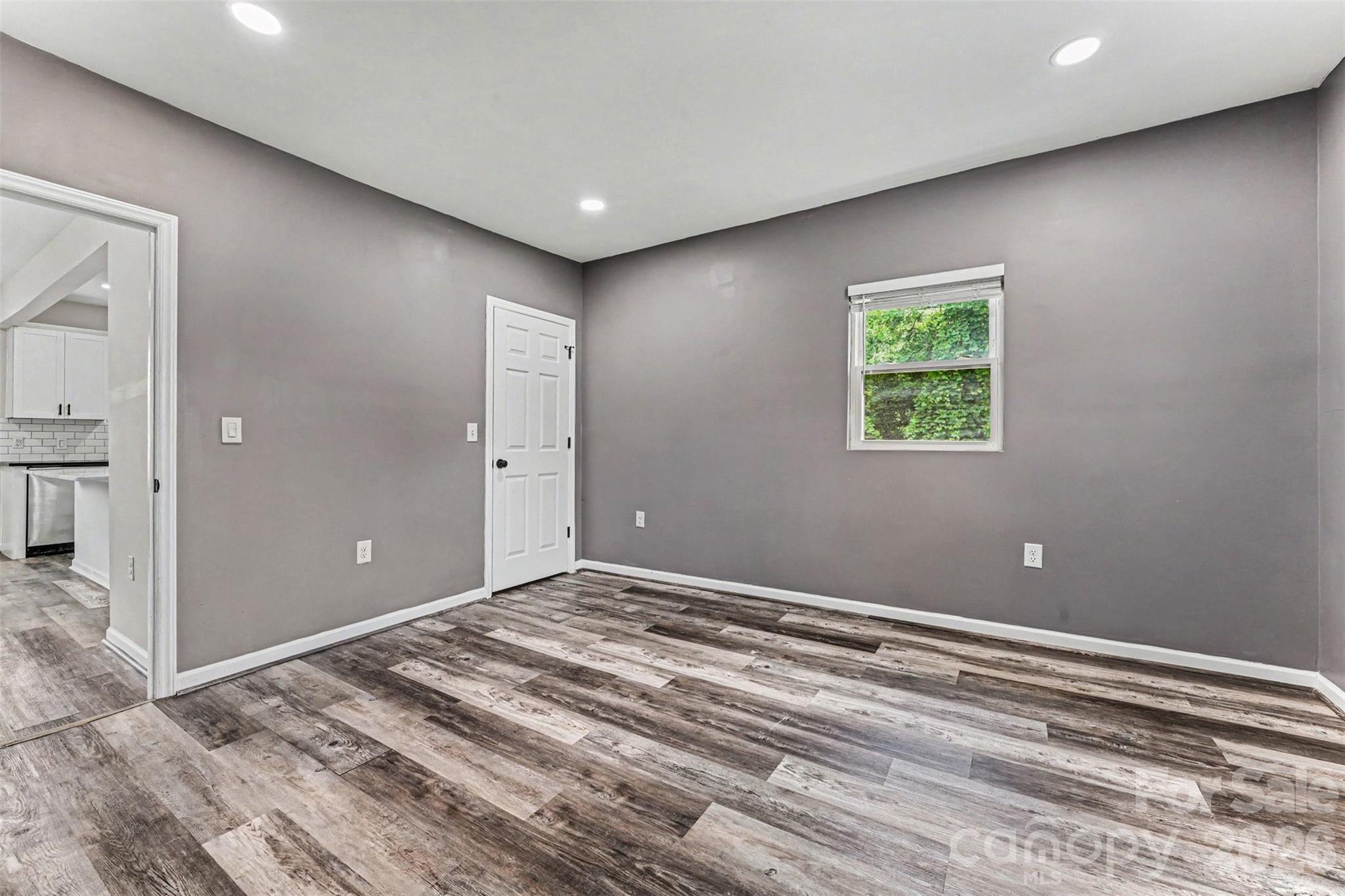 905 W 6th Avenue B None — Gastonia