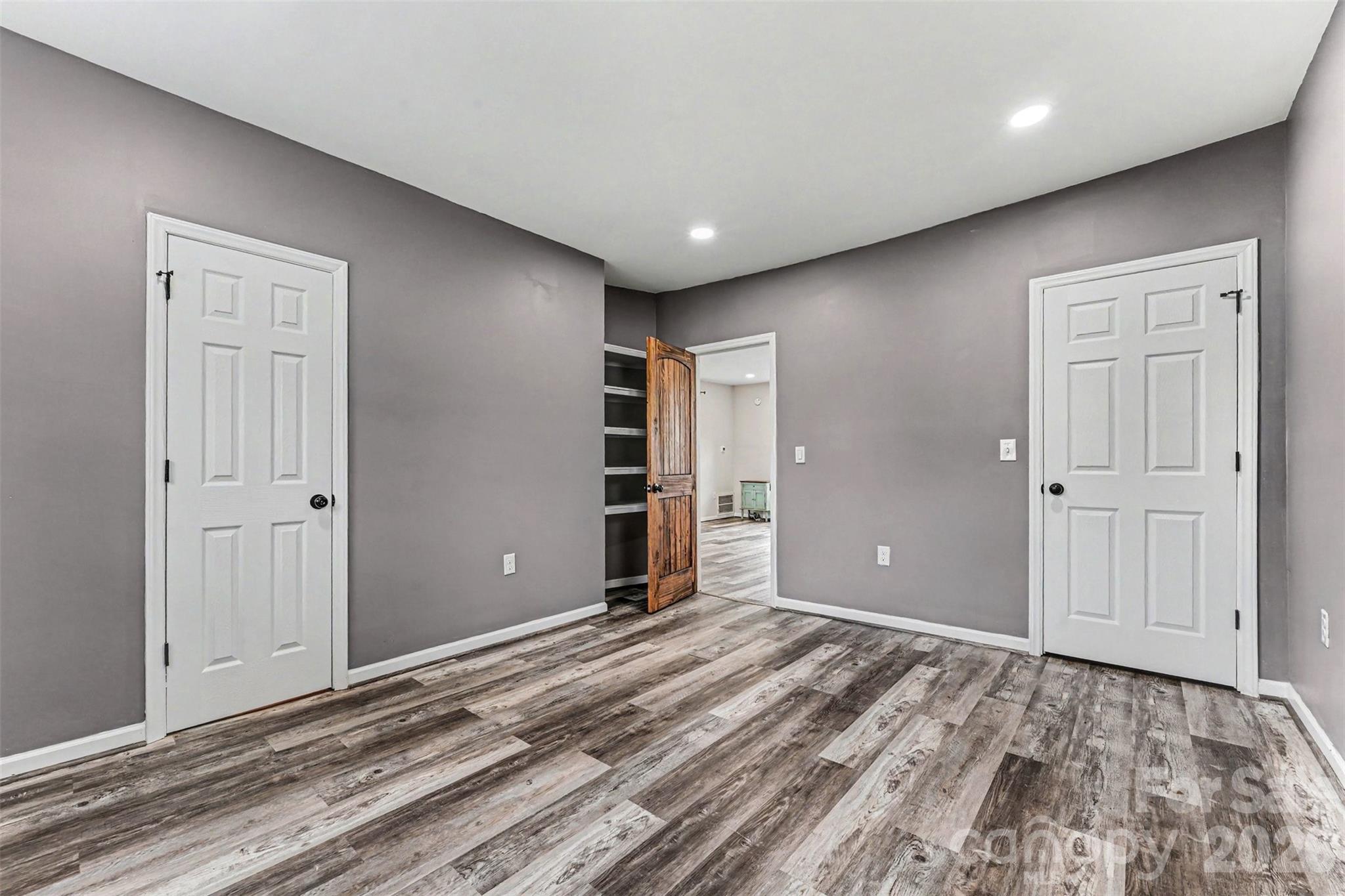 905 W 6th Avenue B None — Gastonia